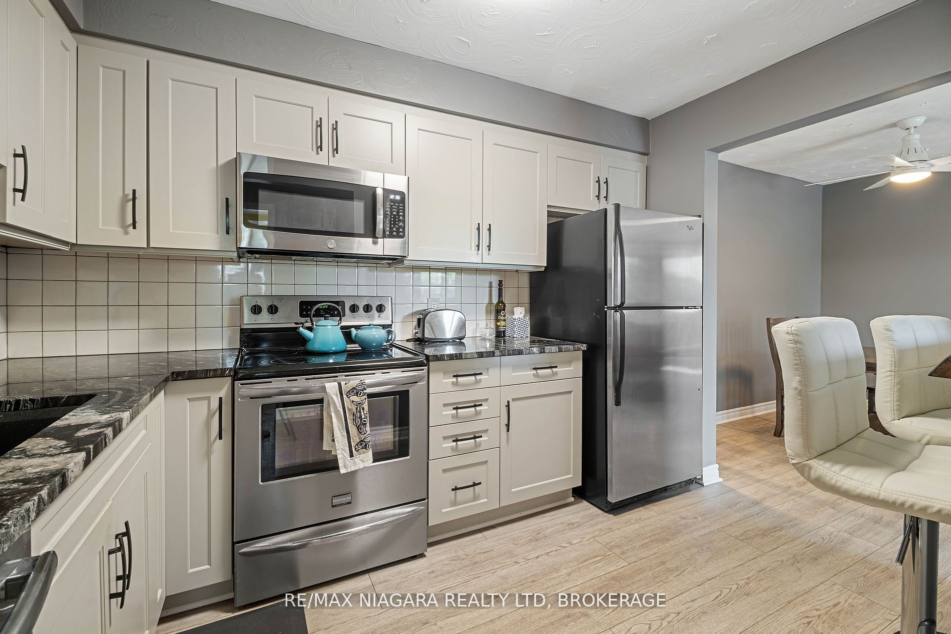 78 Welland Street N 302 Property Photo 2