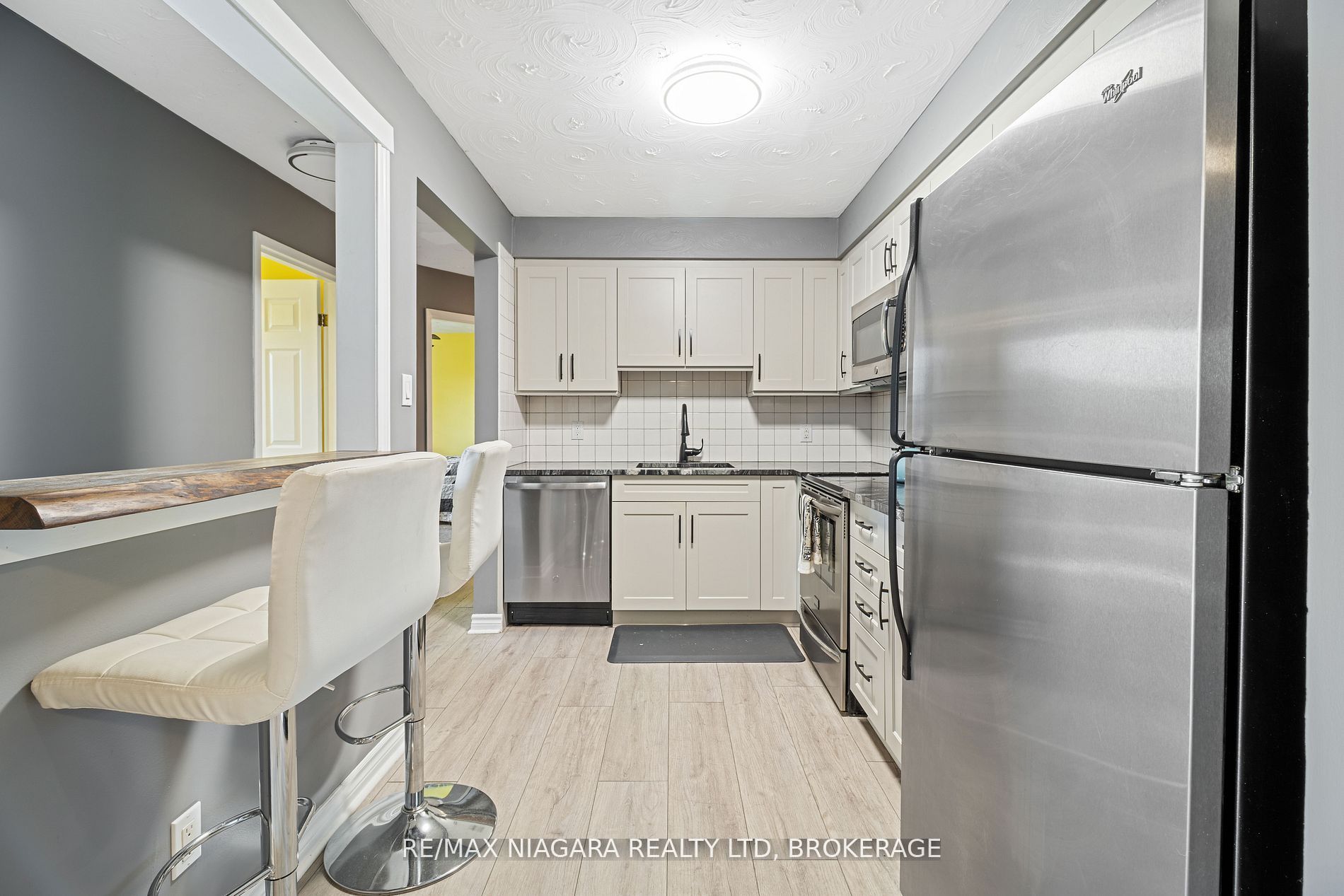 78 Welland Street N 302 Property Photo 3