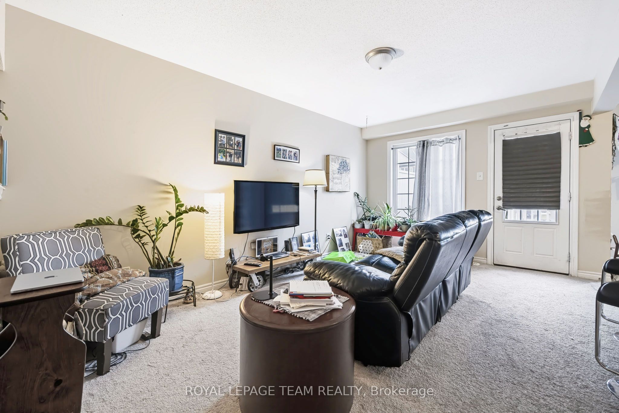2510 Nutgrove Avenue Property Photo 6