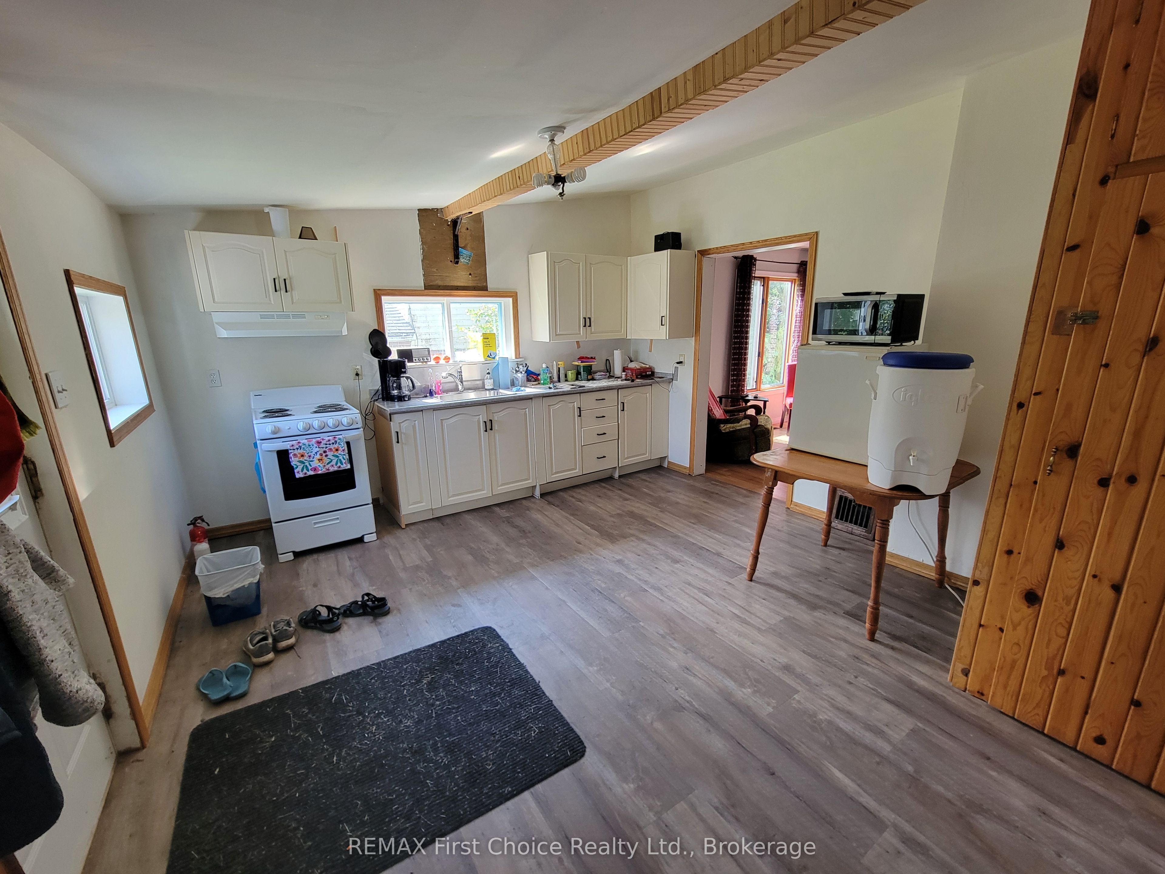 216 Sixth Street Property Photo 2