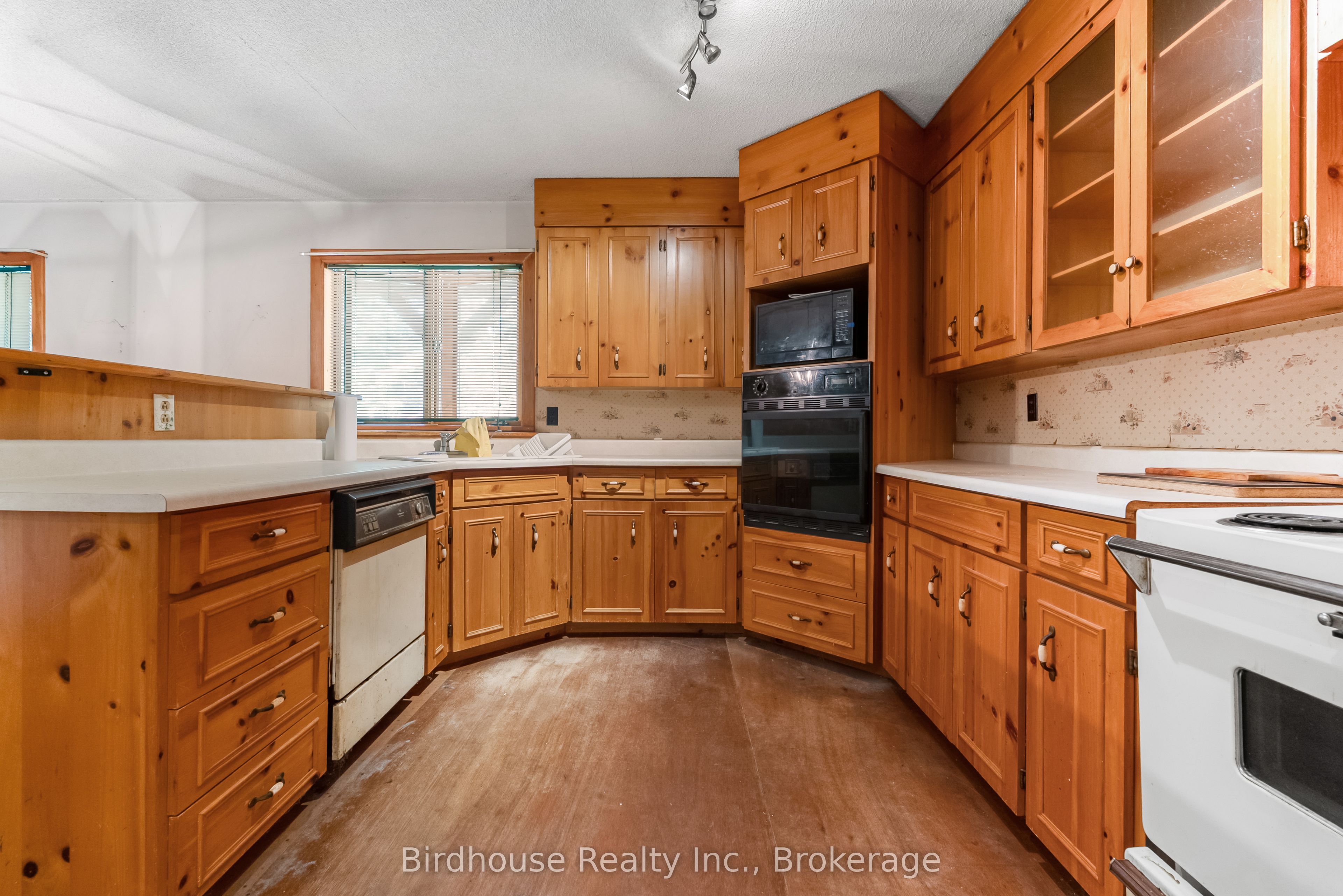 79 Honeysuckle Road Property Photo 13