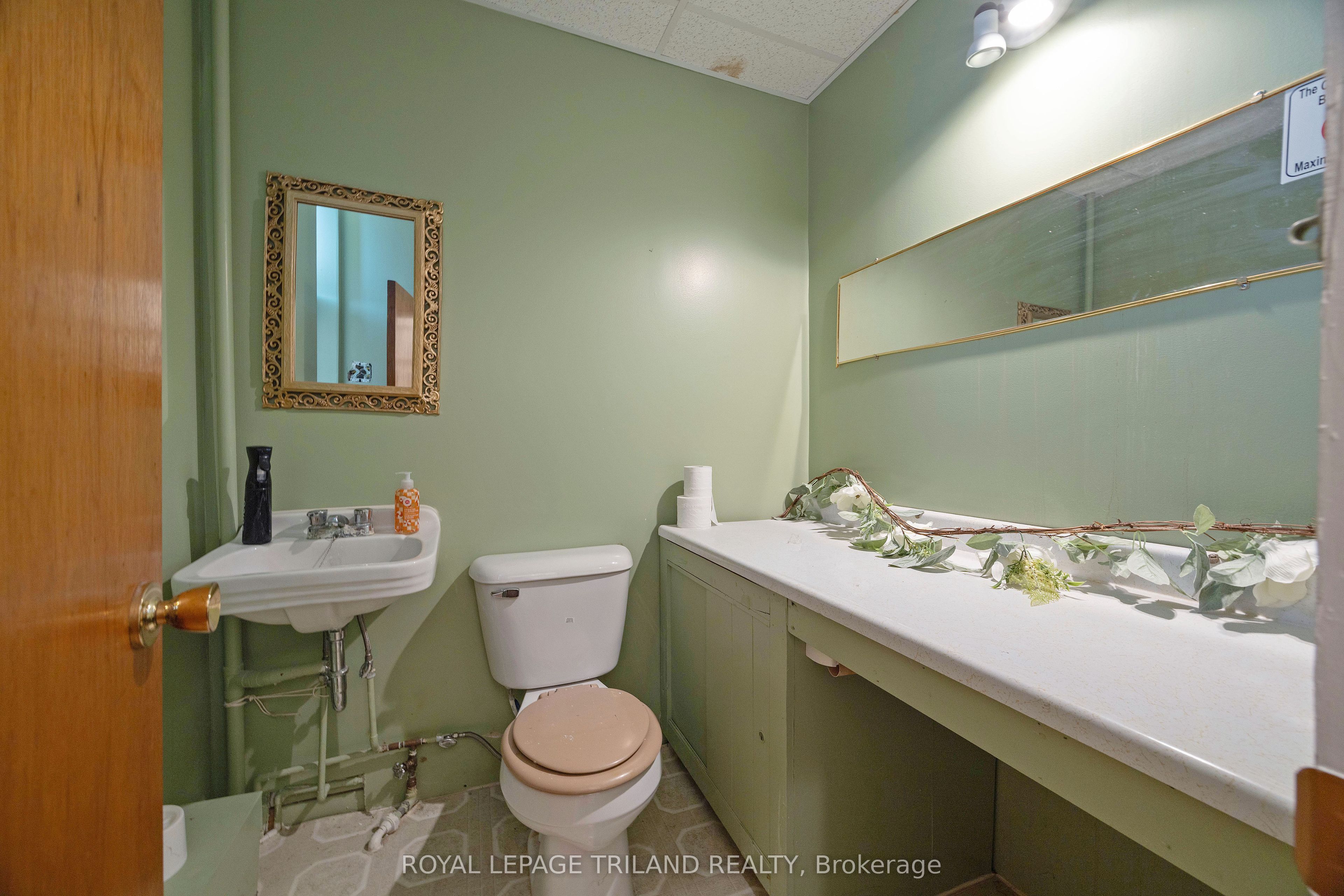 575 Talbot Street Property Photo 29