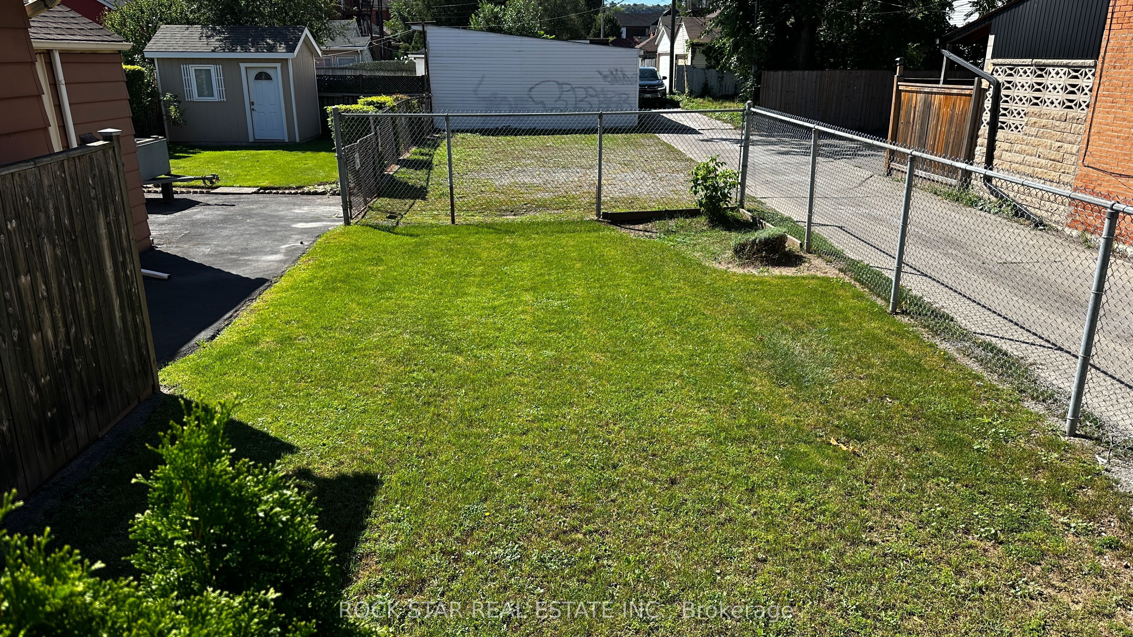 356 Barton Street E Property Photo 5