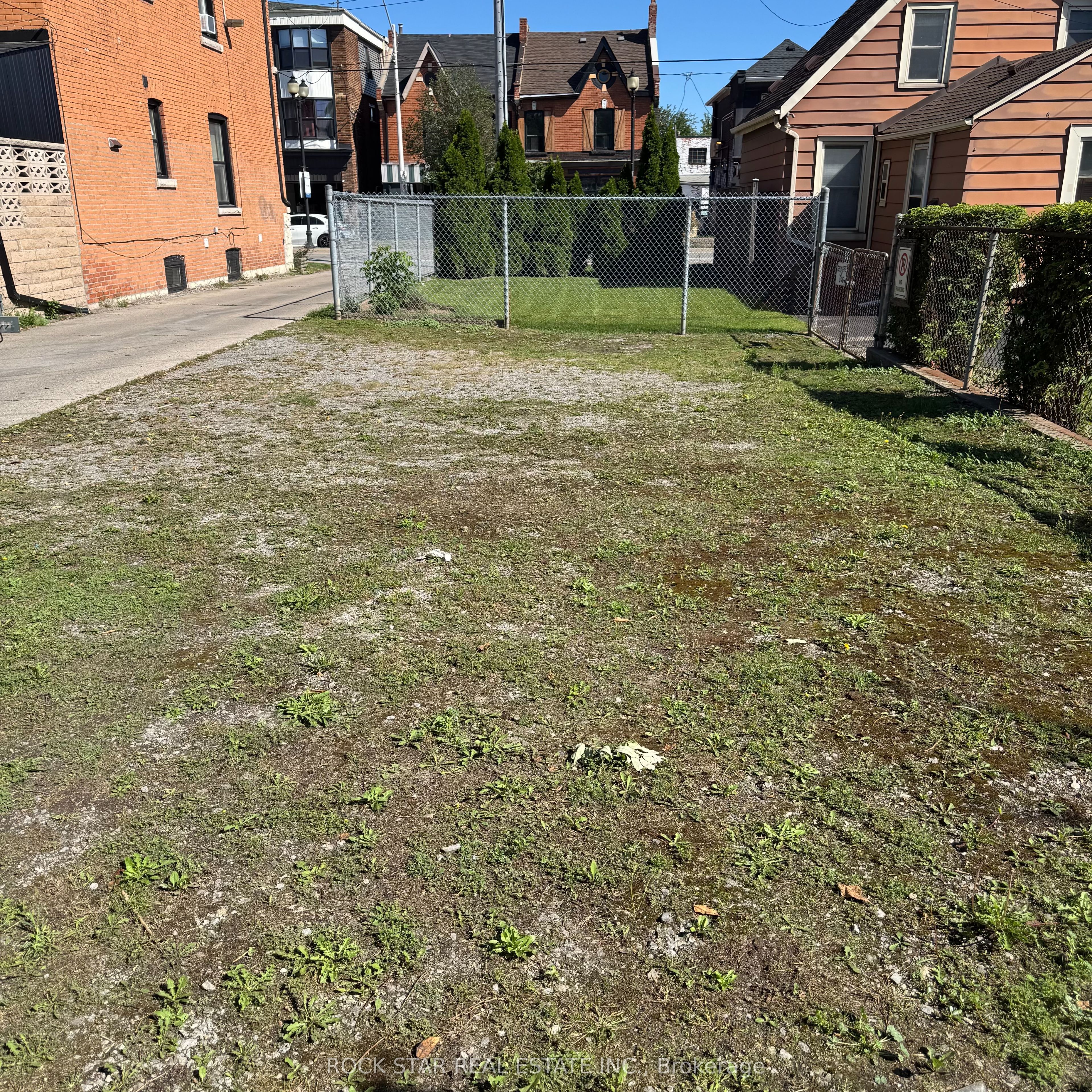 356 Barton Street E Property Photo 8