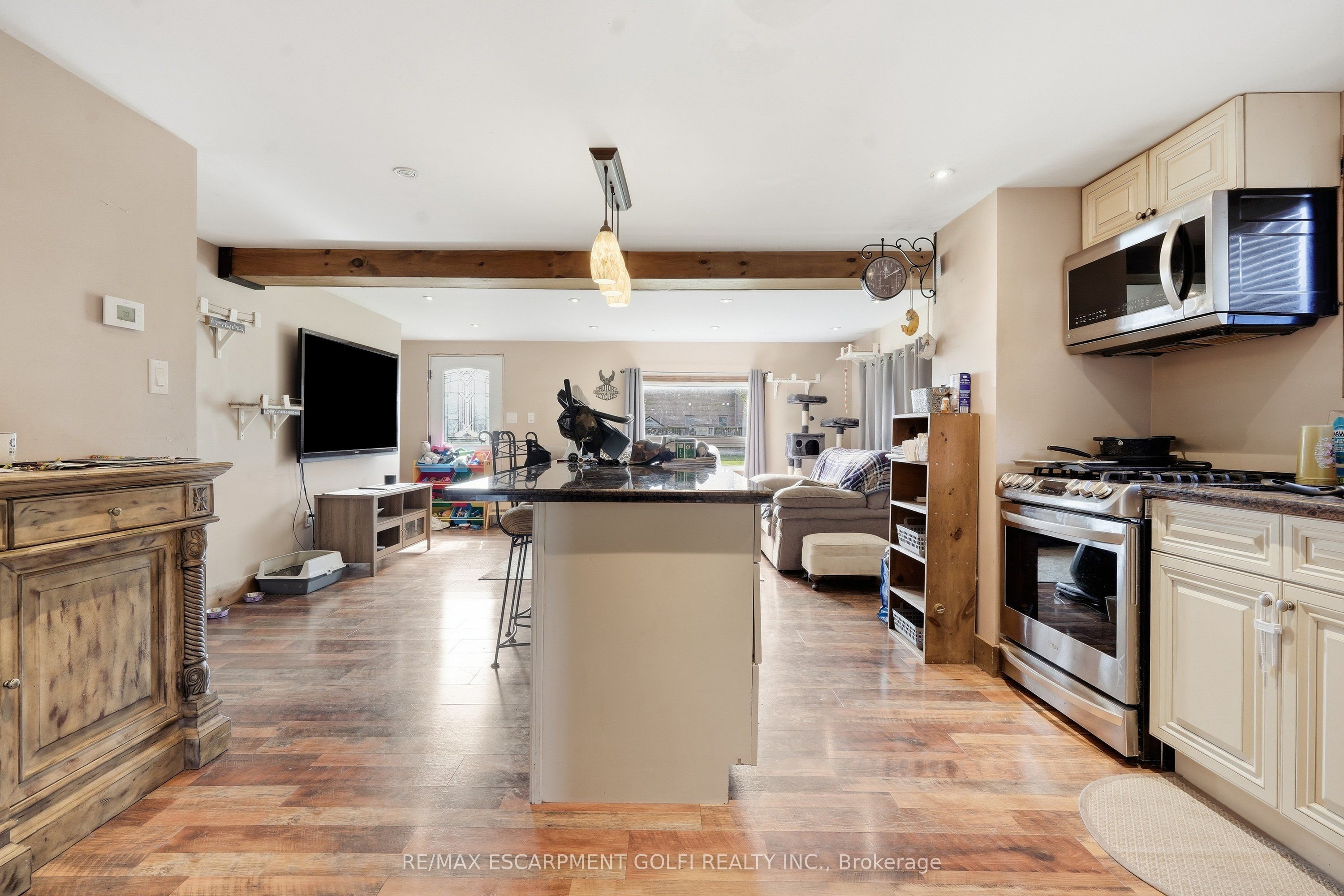 240 Pelham Road Property Photo 4