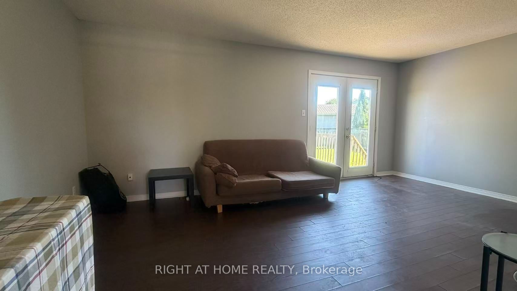 271 Fleming Drive Property Photo 5