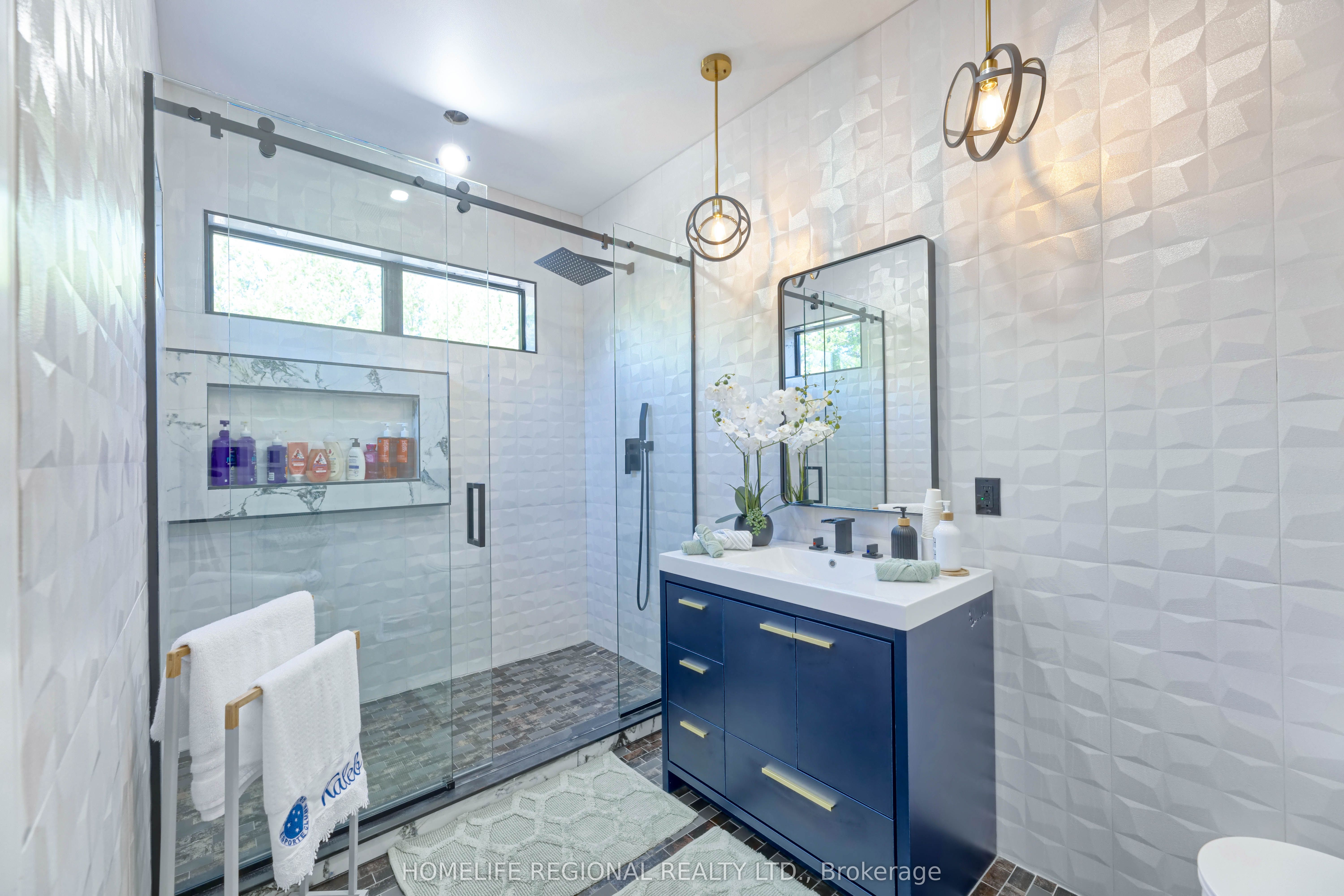 5329 First Line Property Photo 24