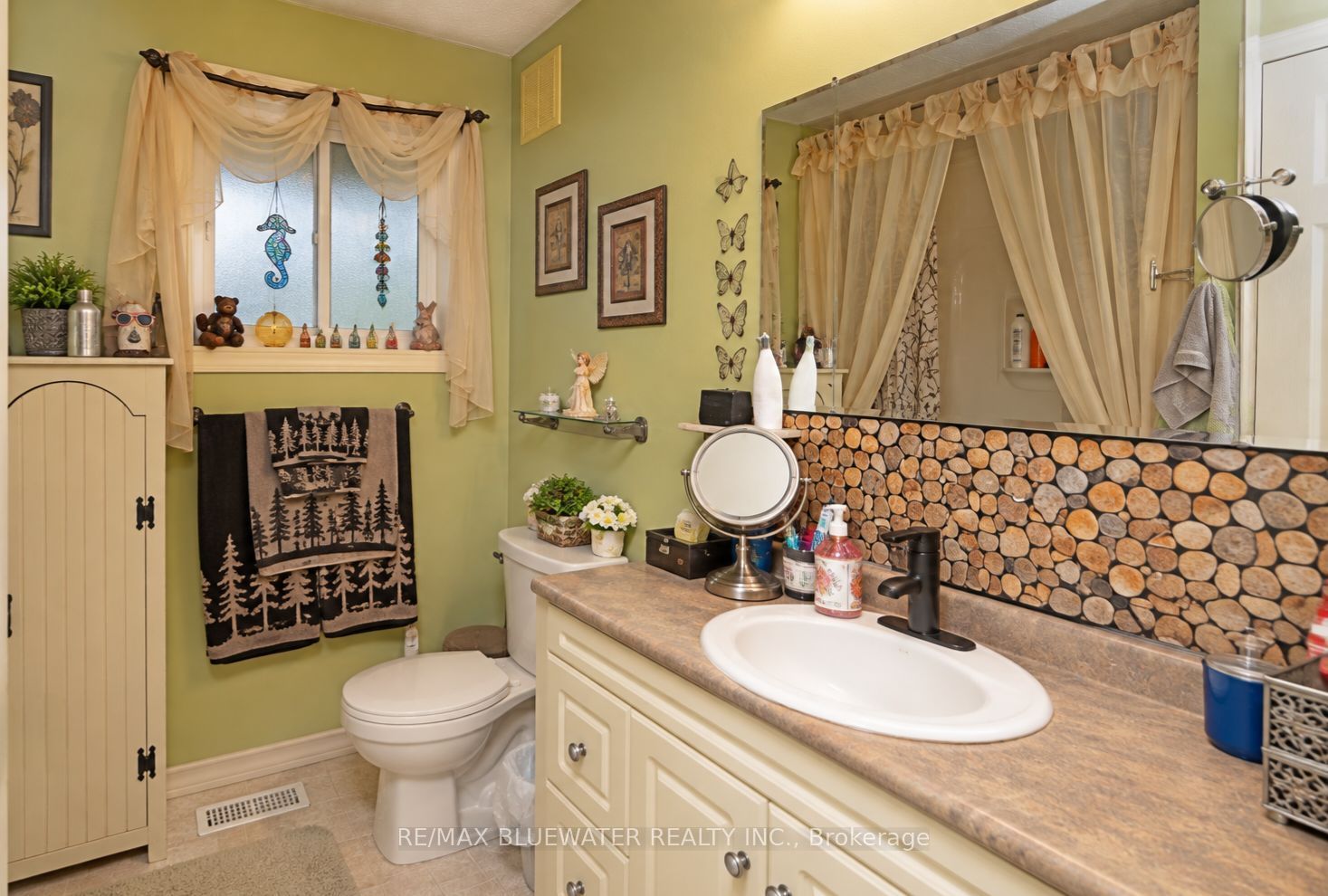 35 Pebble Beach Parkway Property Photo 13