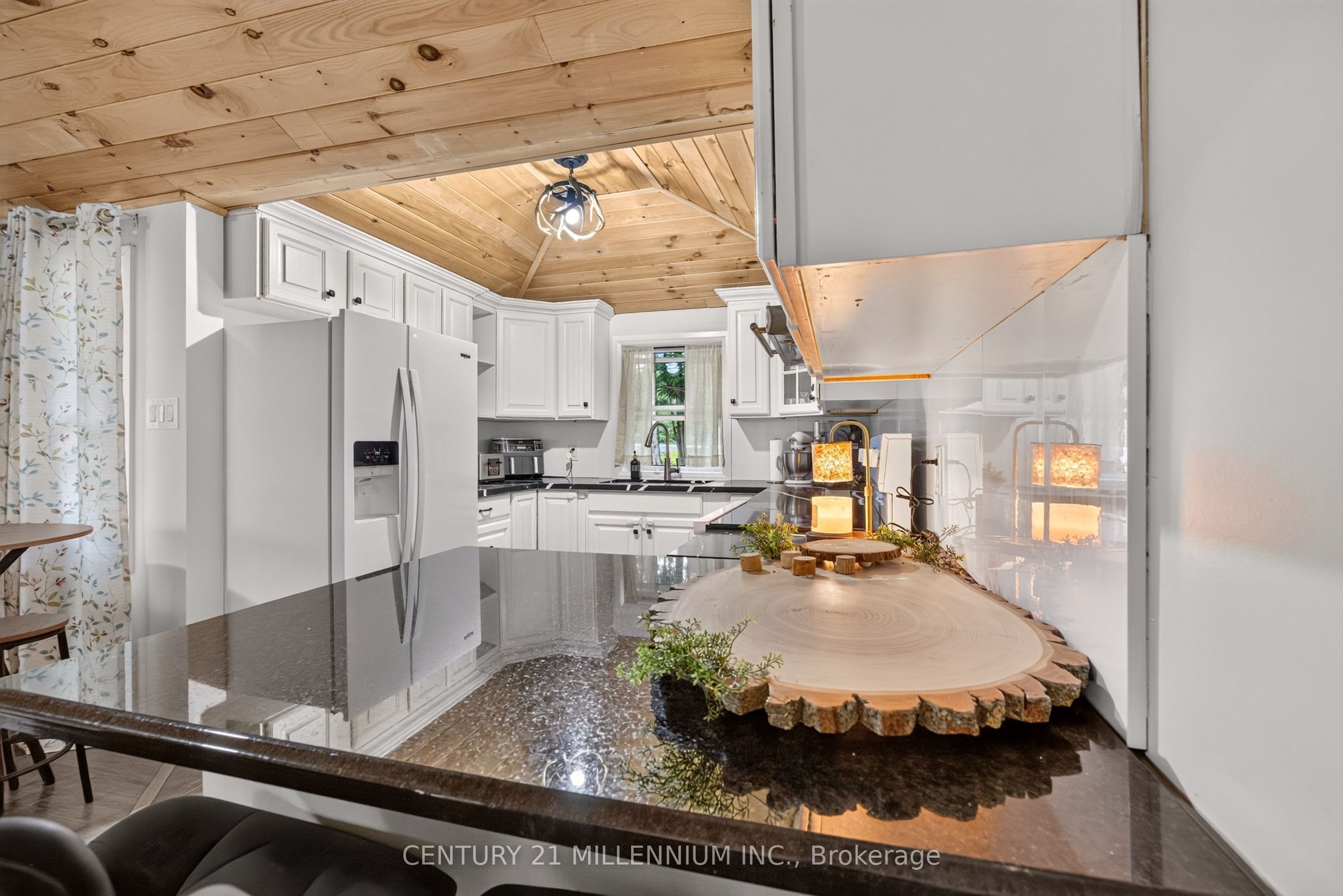 938289 Airport Road Property Photo 15