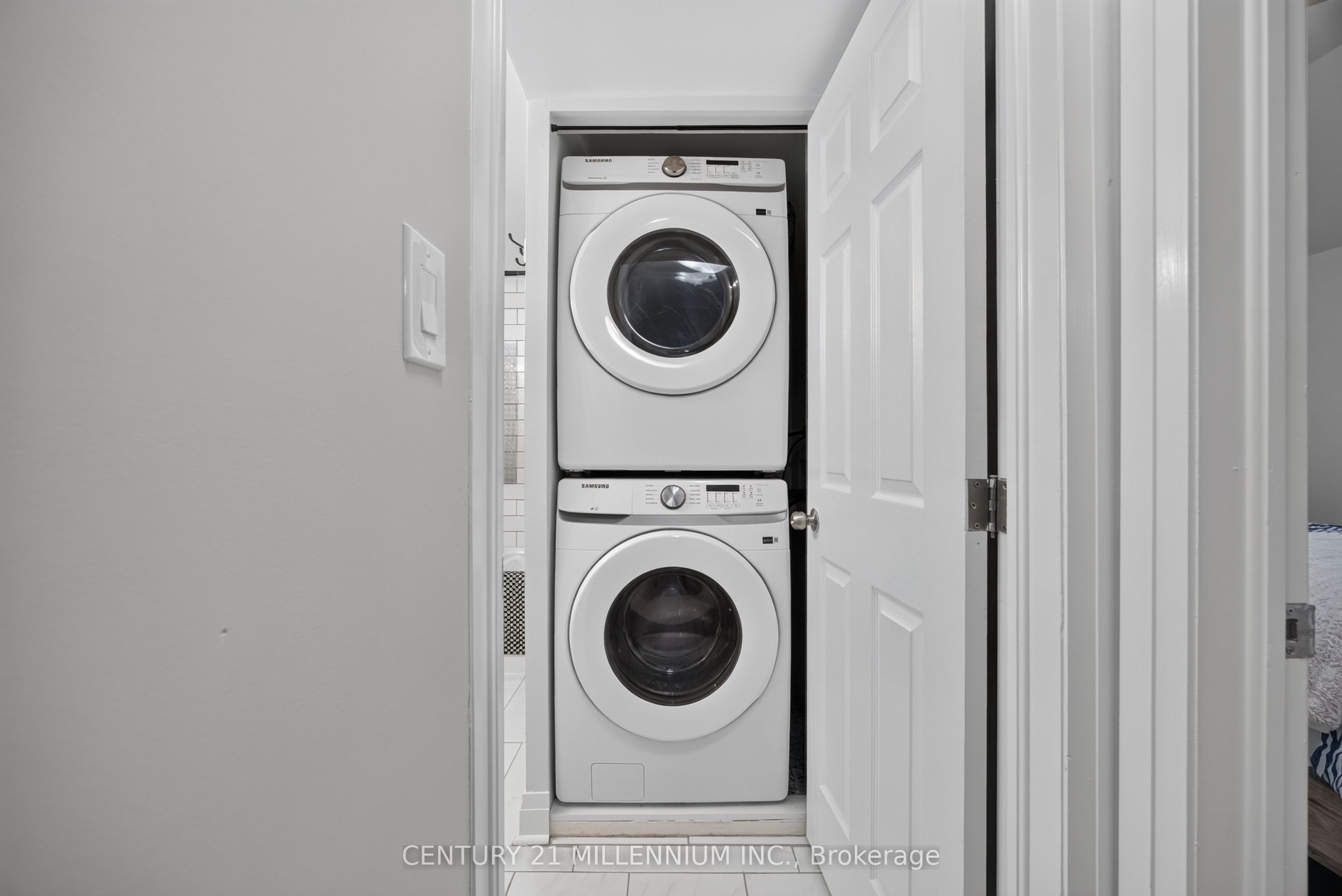 938289 Airport Road Property Photo 19