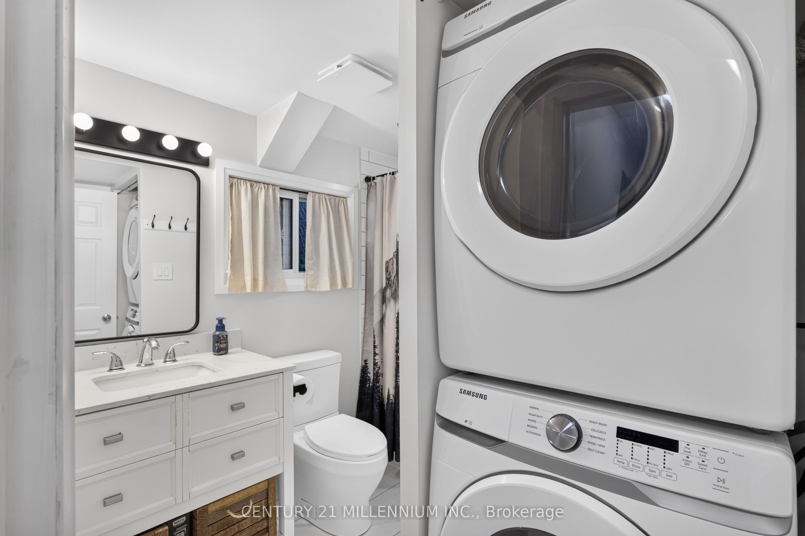 938289 Airport Road Property Photo 20