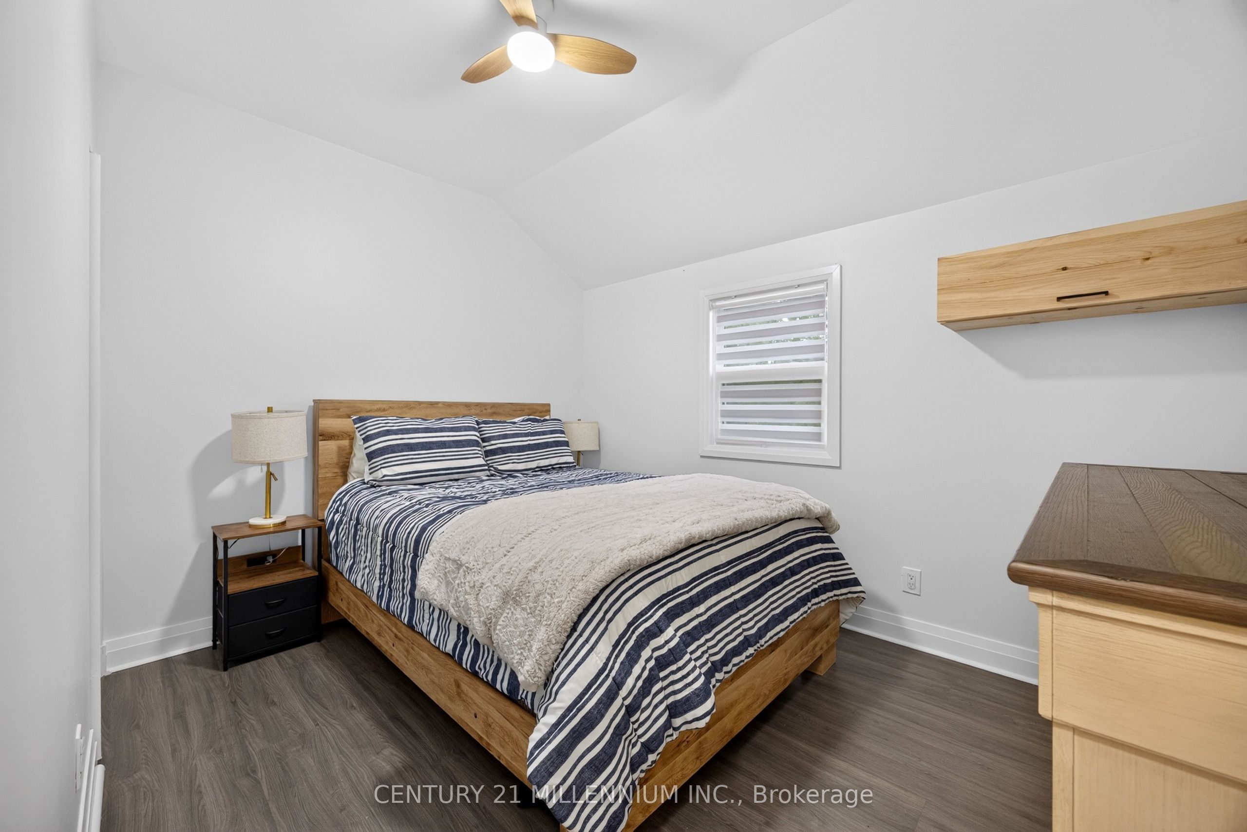938289 Airport Road Property Photo 23
