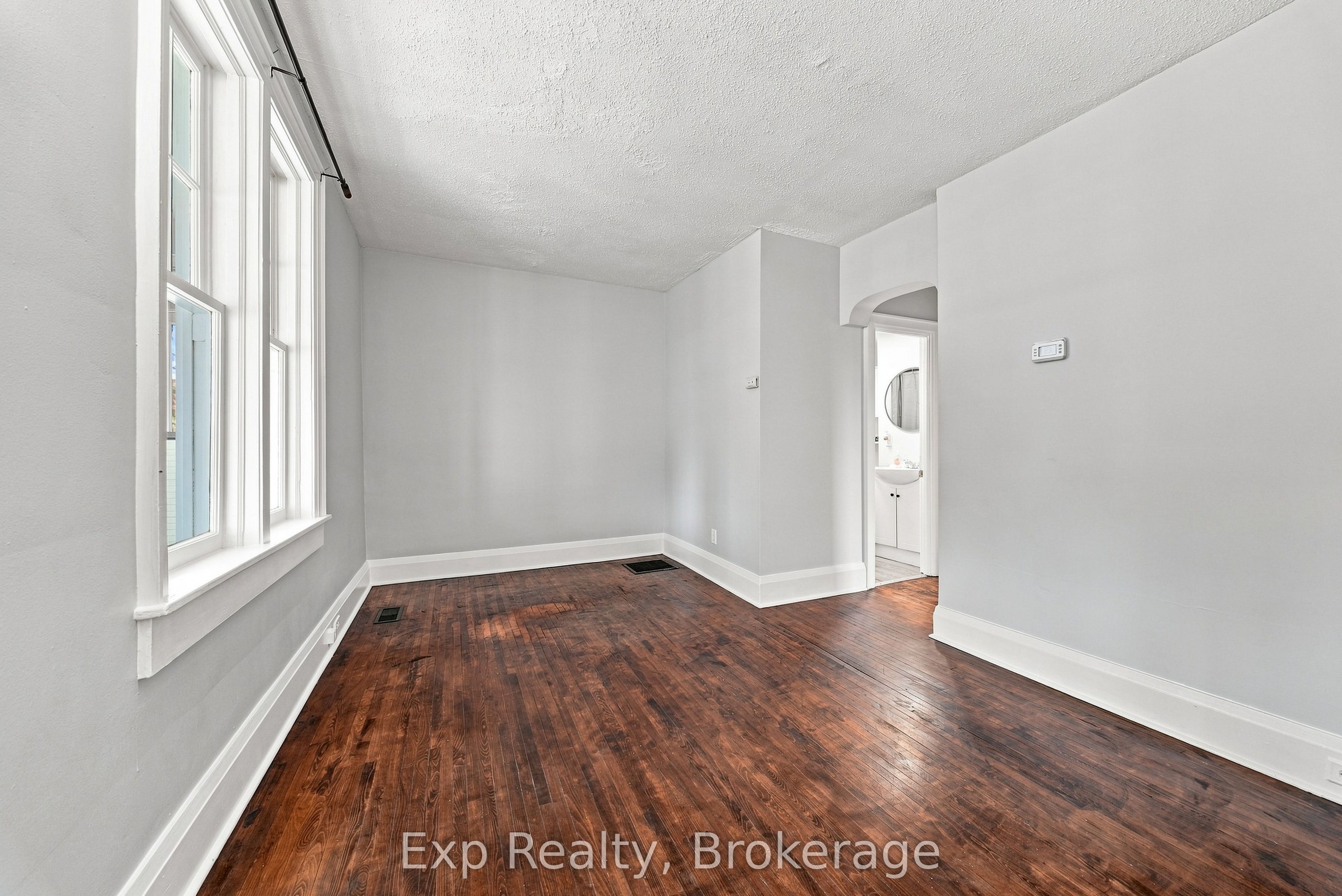134 Catharine Street Property Photo 9