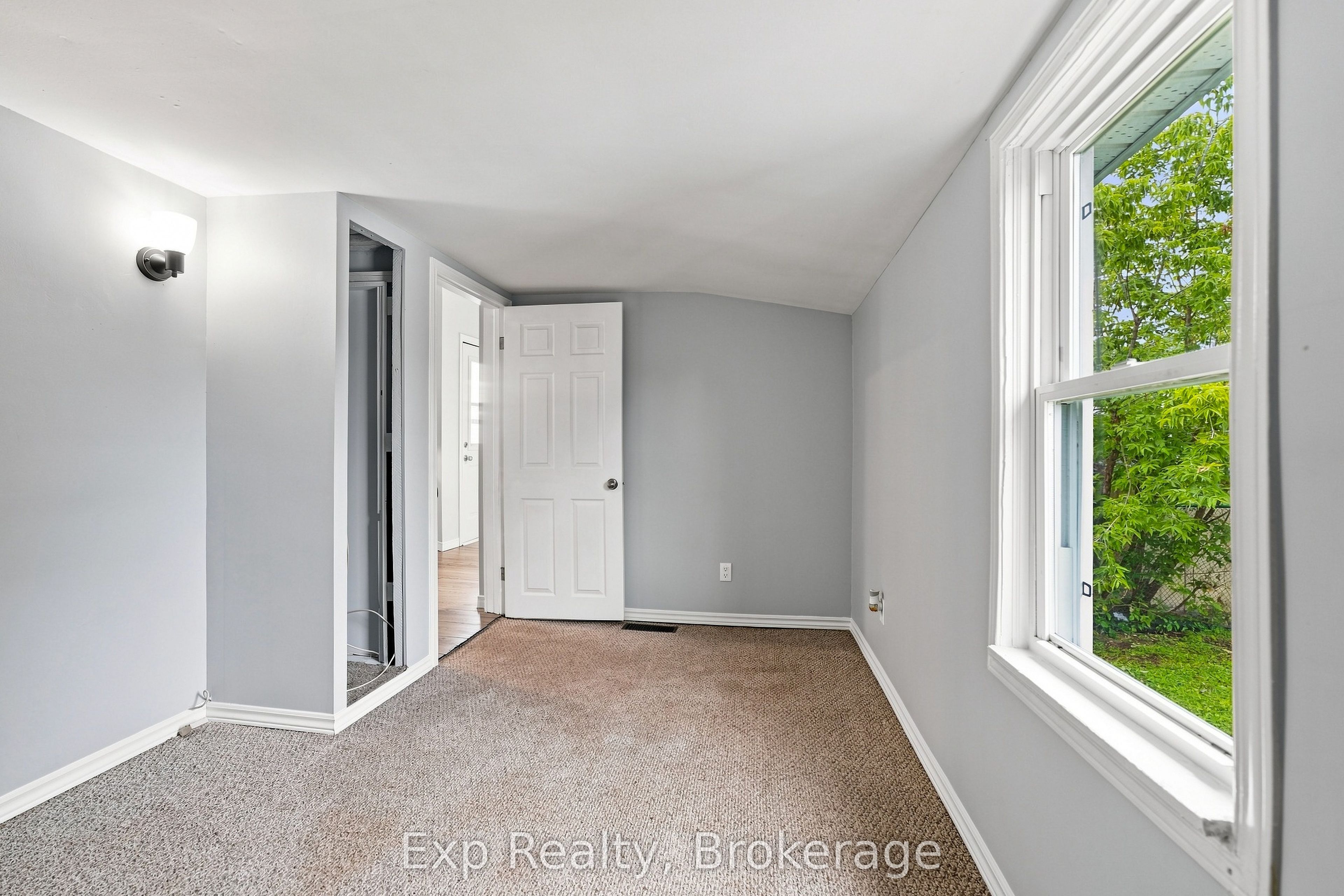 134 Catharine Street Property Photo 24