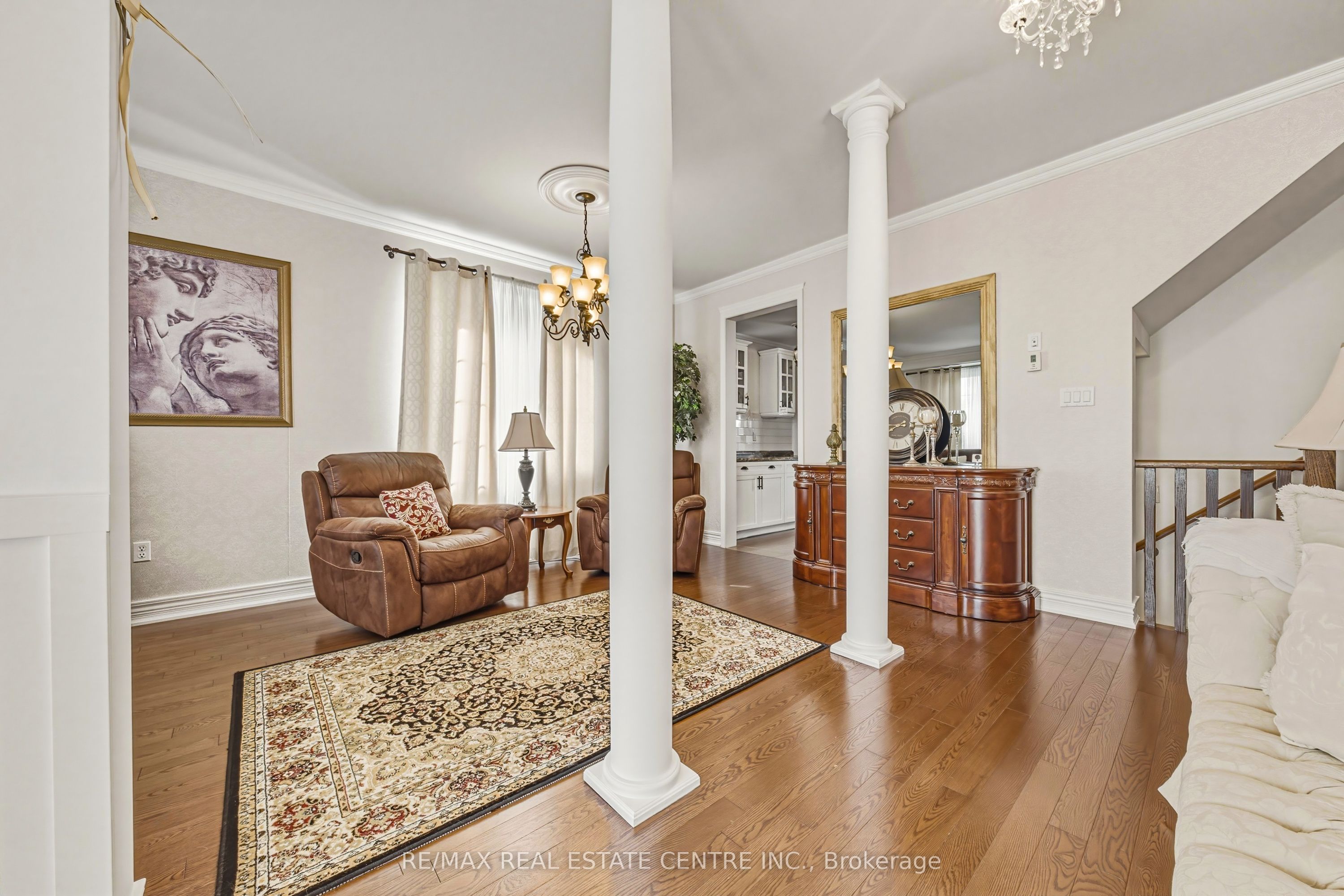 37 Lambert Crescent Property Photo 4