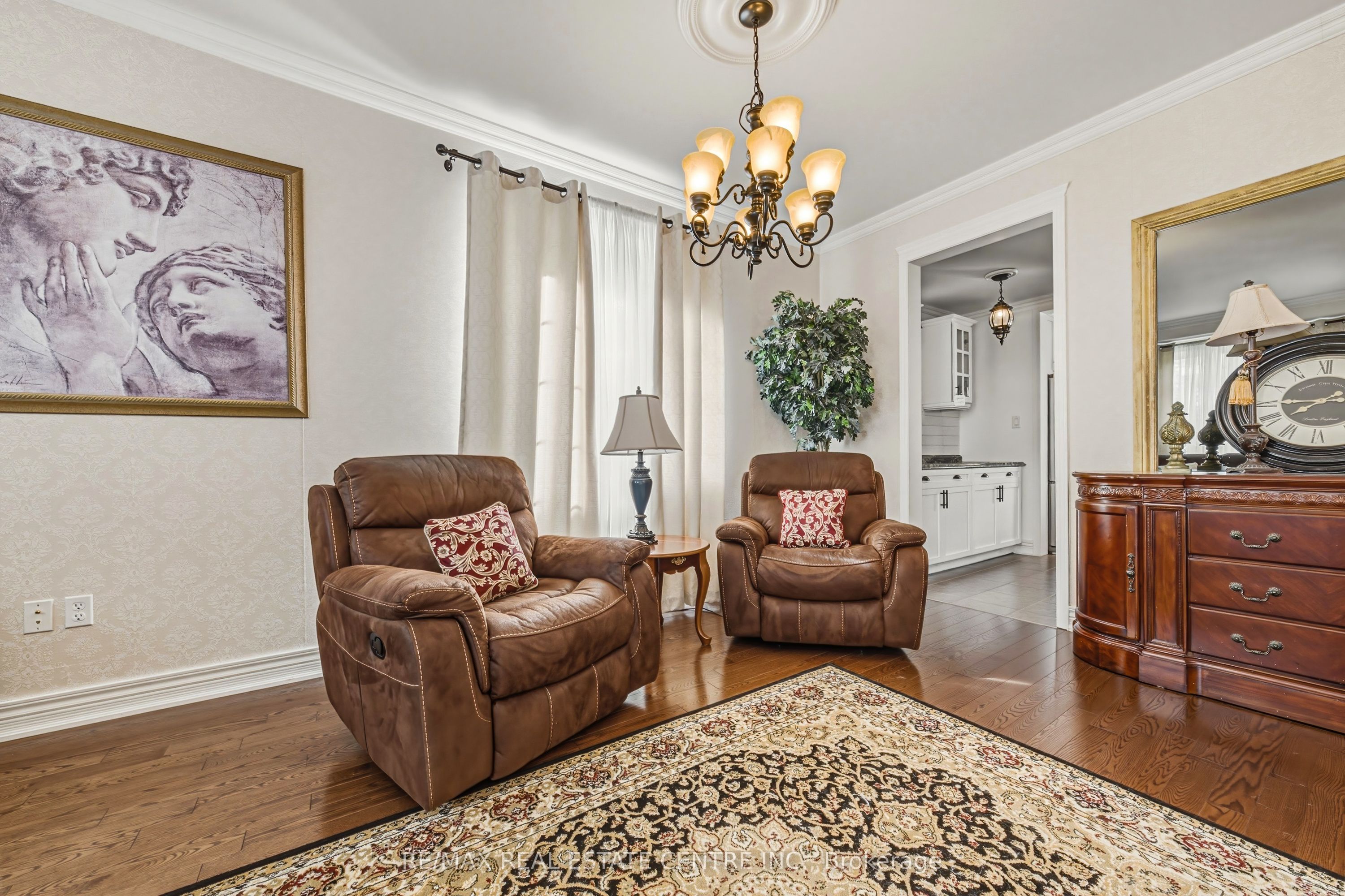37 Lambert Crescent Property Photo 5