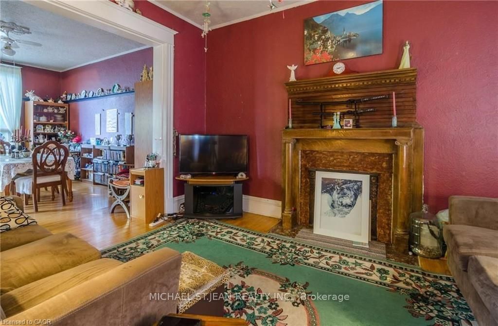 85 Locke Street S Property Photo 11