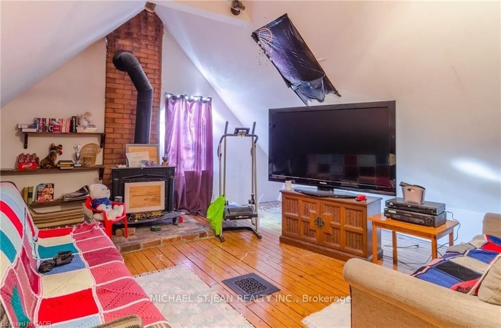 85 Locke Street S Property Photo 17