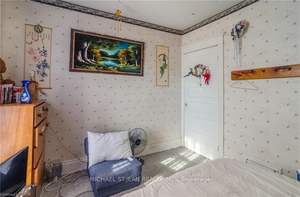 85 Locke Street S Property Photo 25