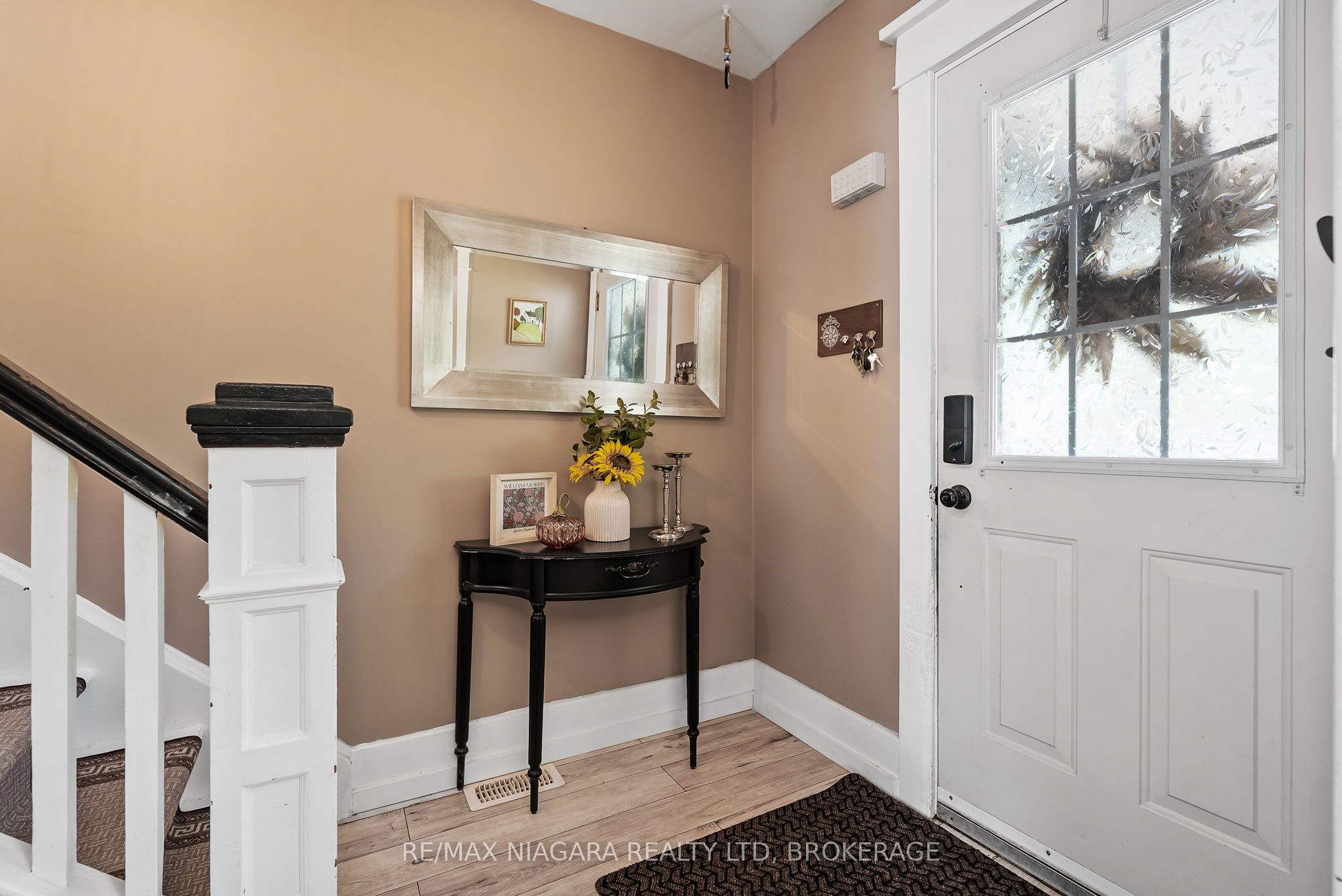 63 Bridge Street W Property Photo 5