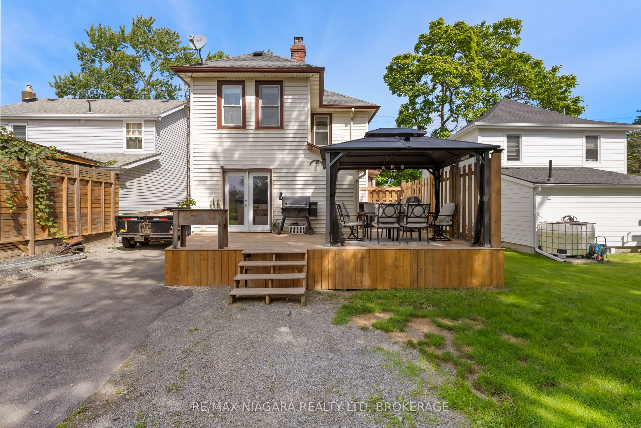63 Bridge Street W Property Photo 23