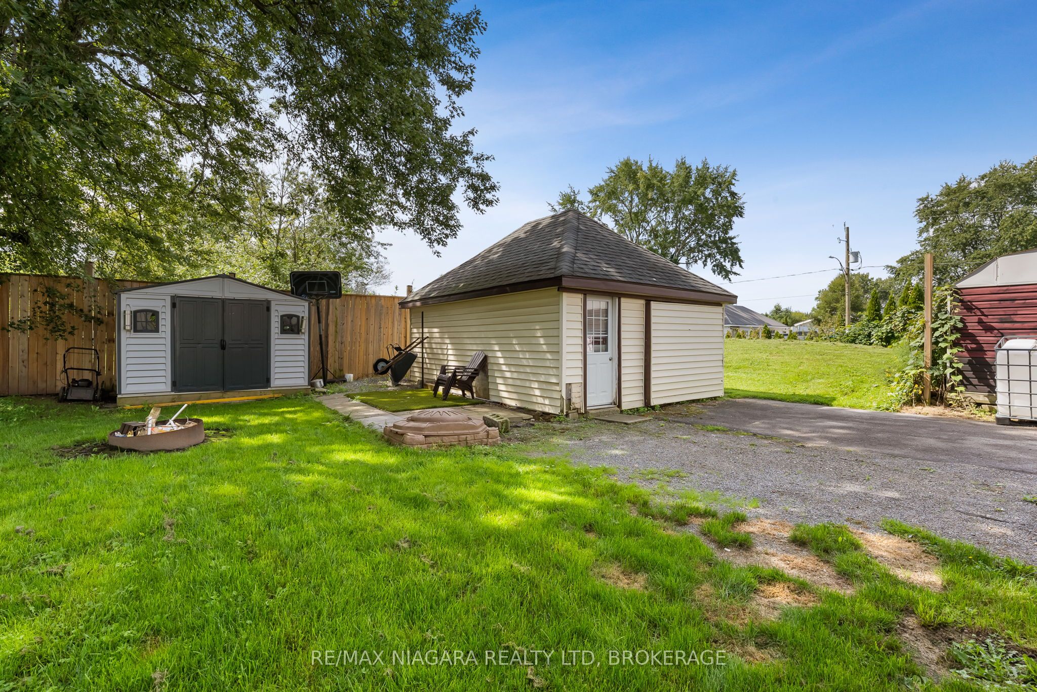 63 Bridge Street W Property Photo 24