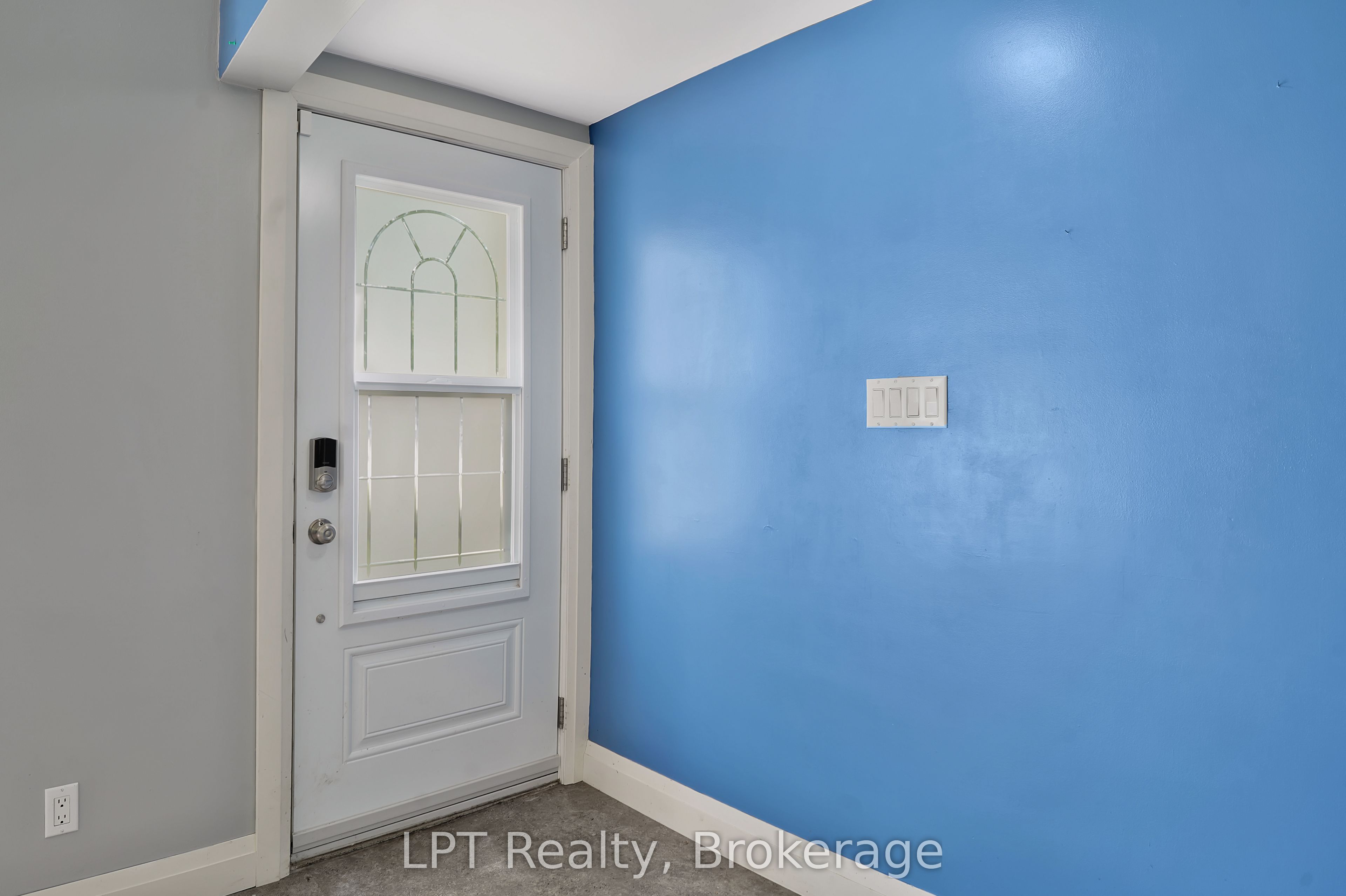 354 Goderich Street Property Photo 6