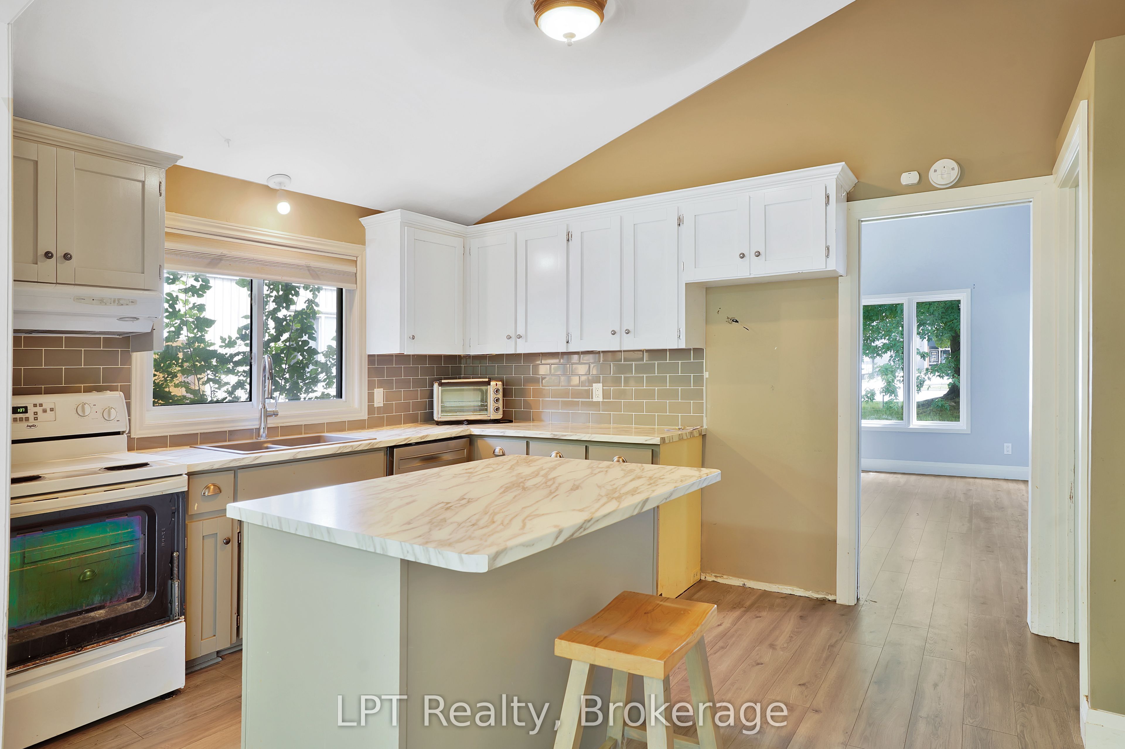 354 Goderich Street Property Photo 14