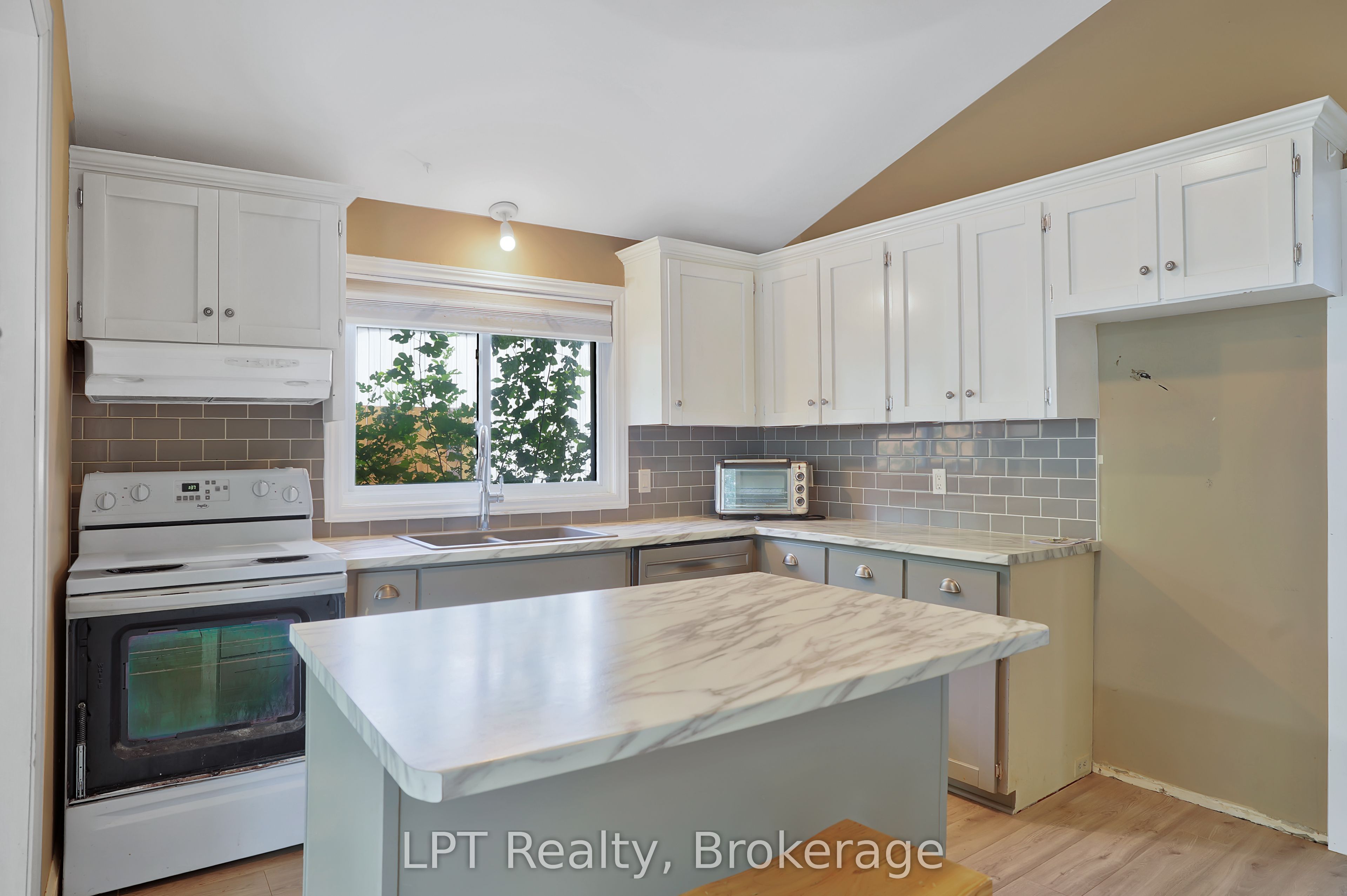 354 Goderich Street Property Photo 15