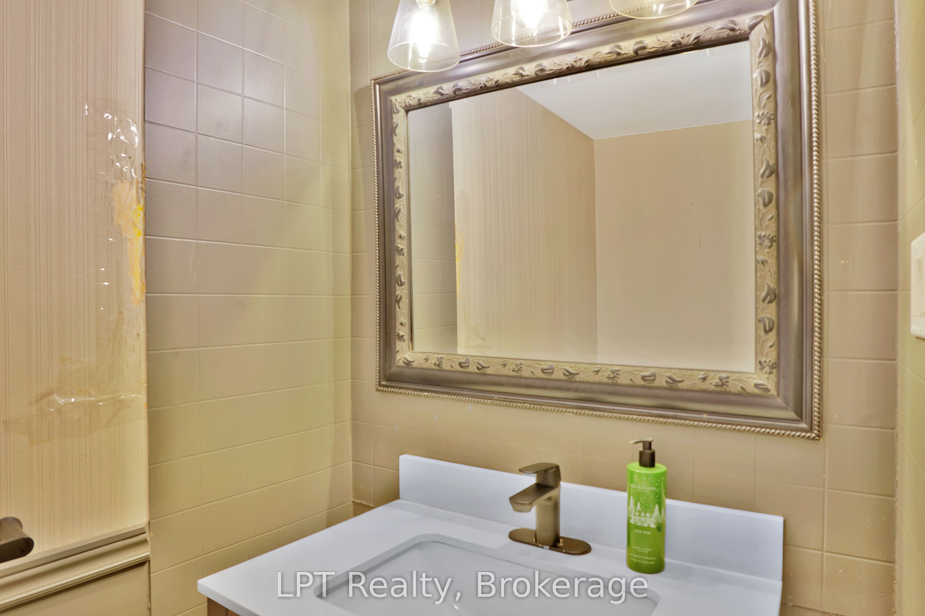 354 Goderich Street Property Photo 35