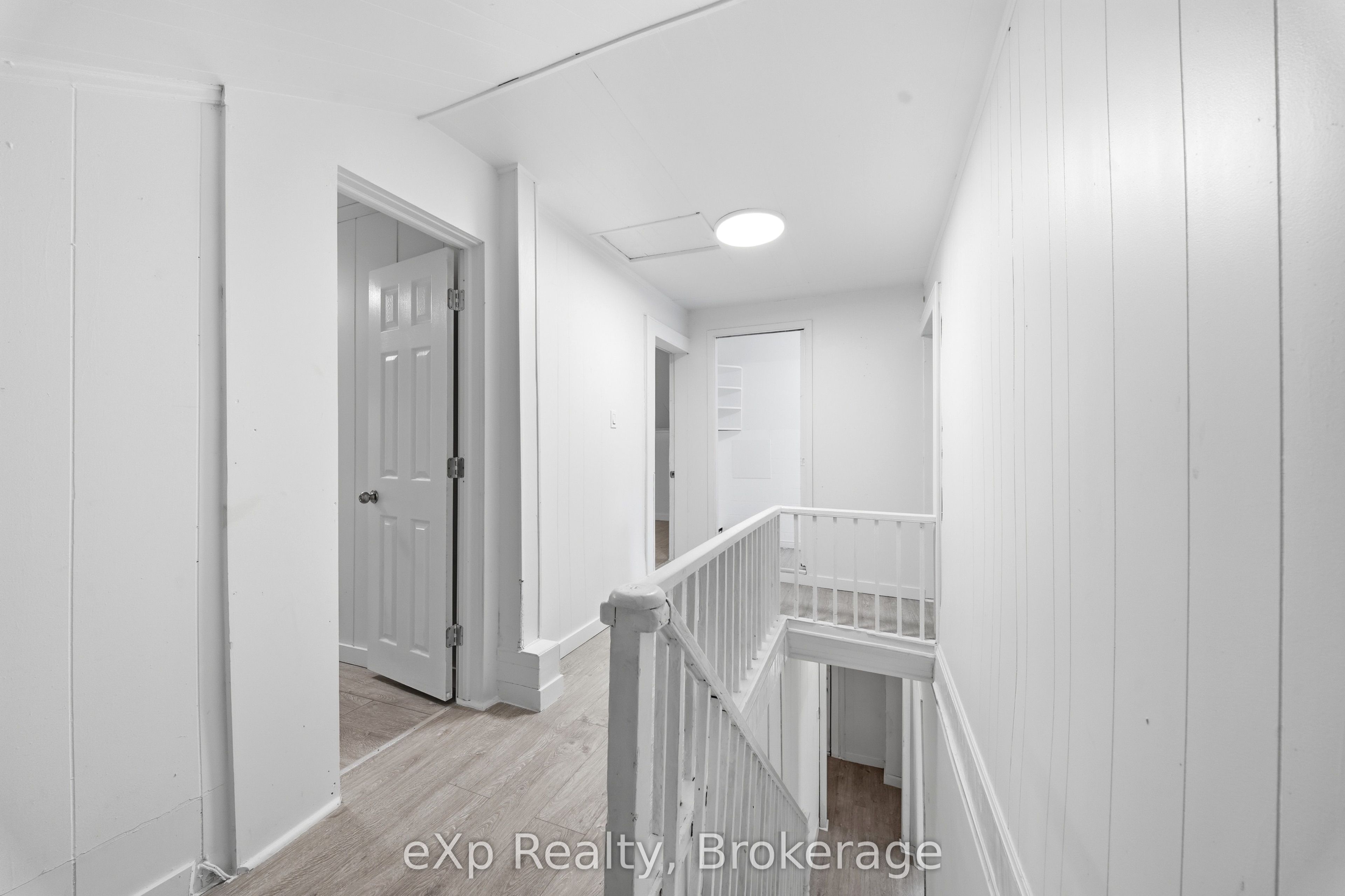 188 Dundas Street W Property Photo 10