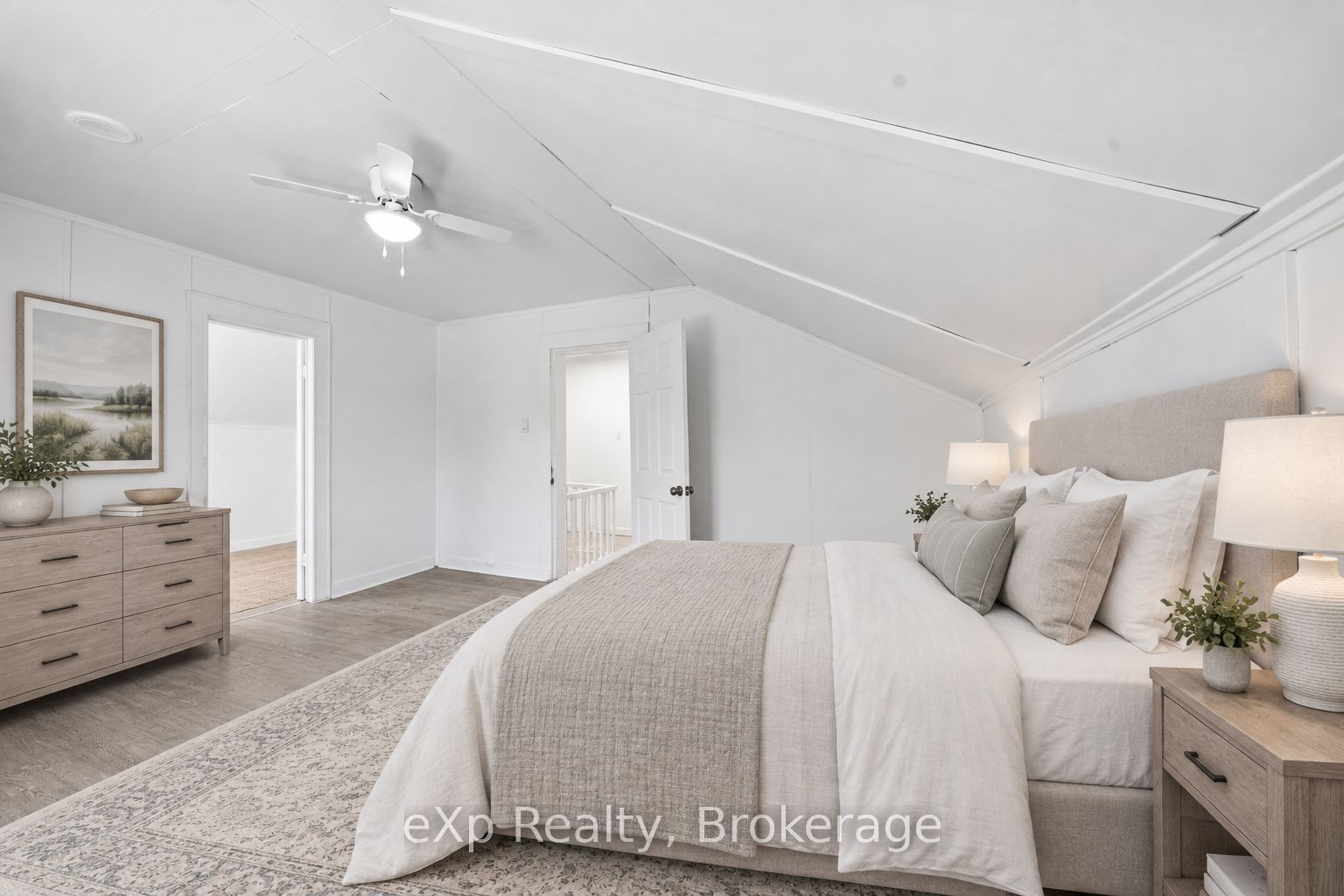 188 Dundas Street W Property Photo 12