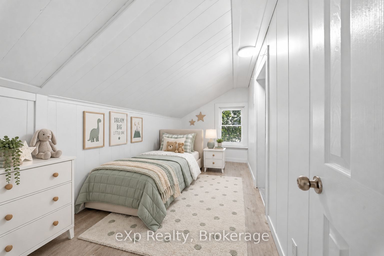 188 Dundas Street W Property Photo 18