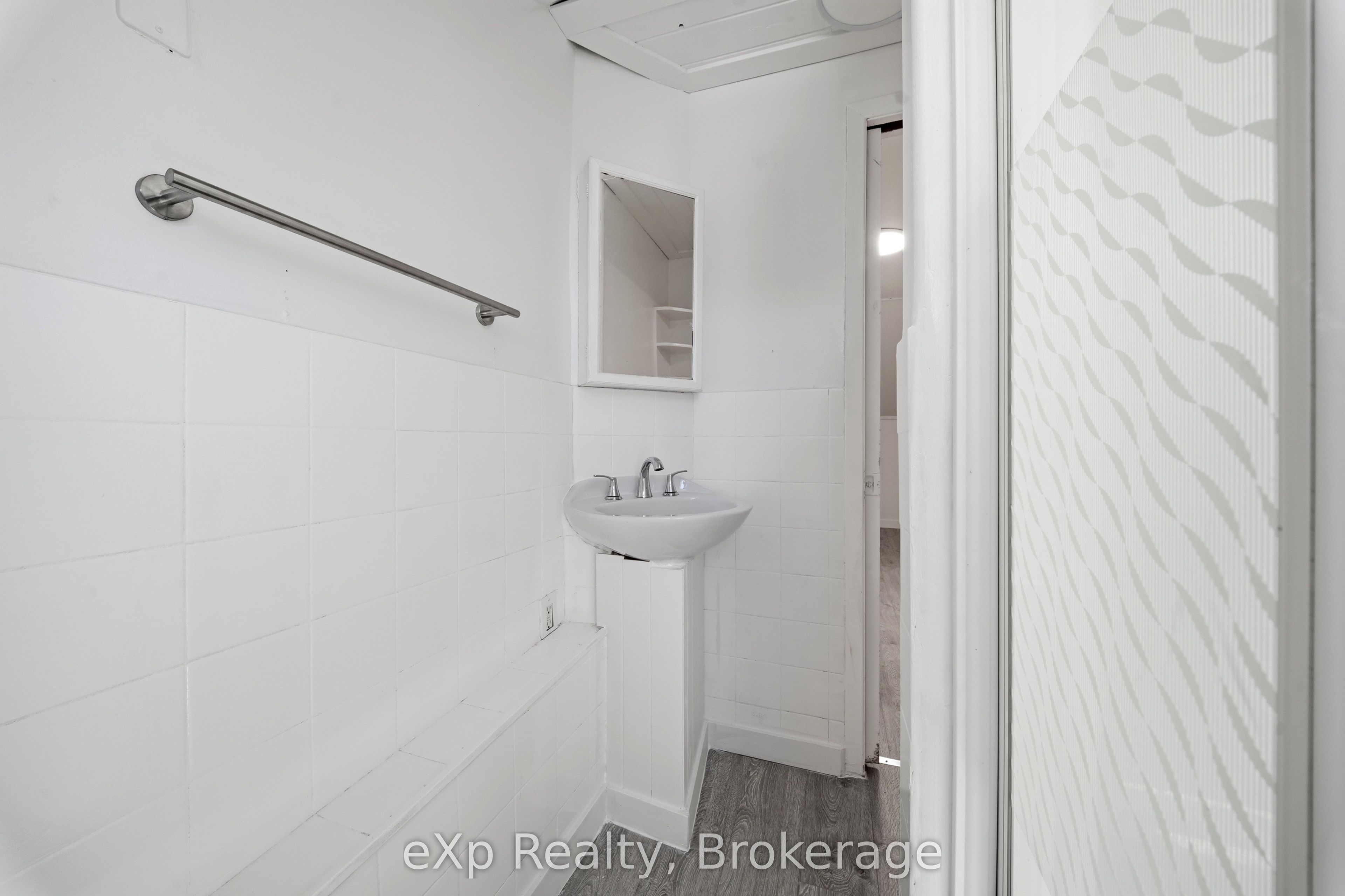 188 Dundas Street W Property Photo 21