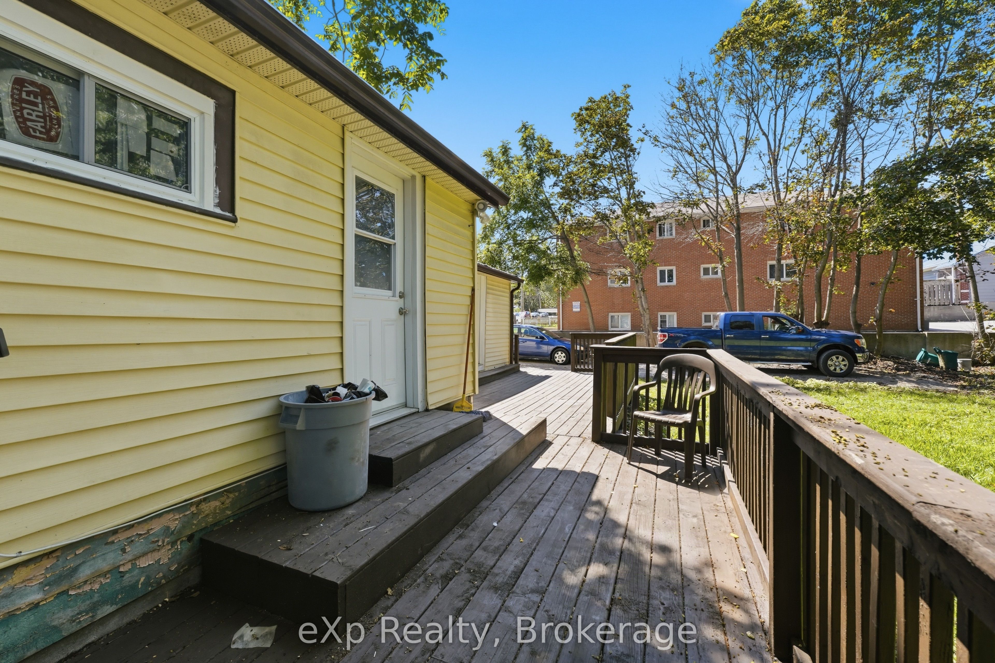 188 Dundas Street W Property Photo 22