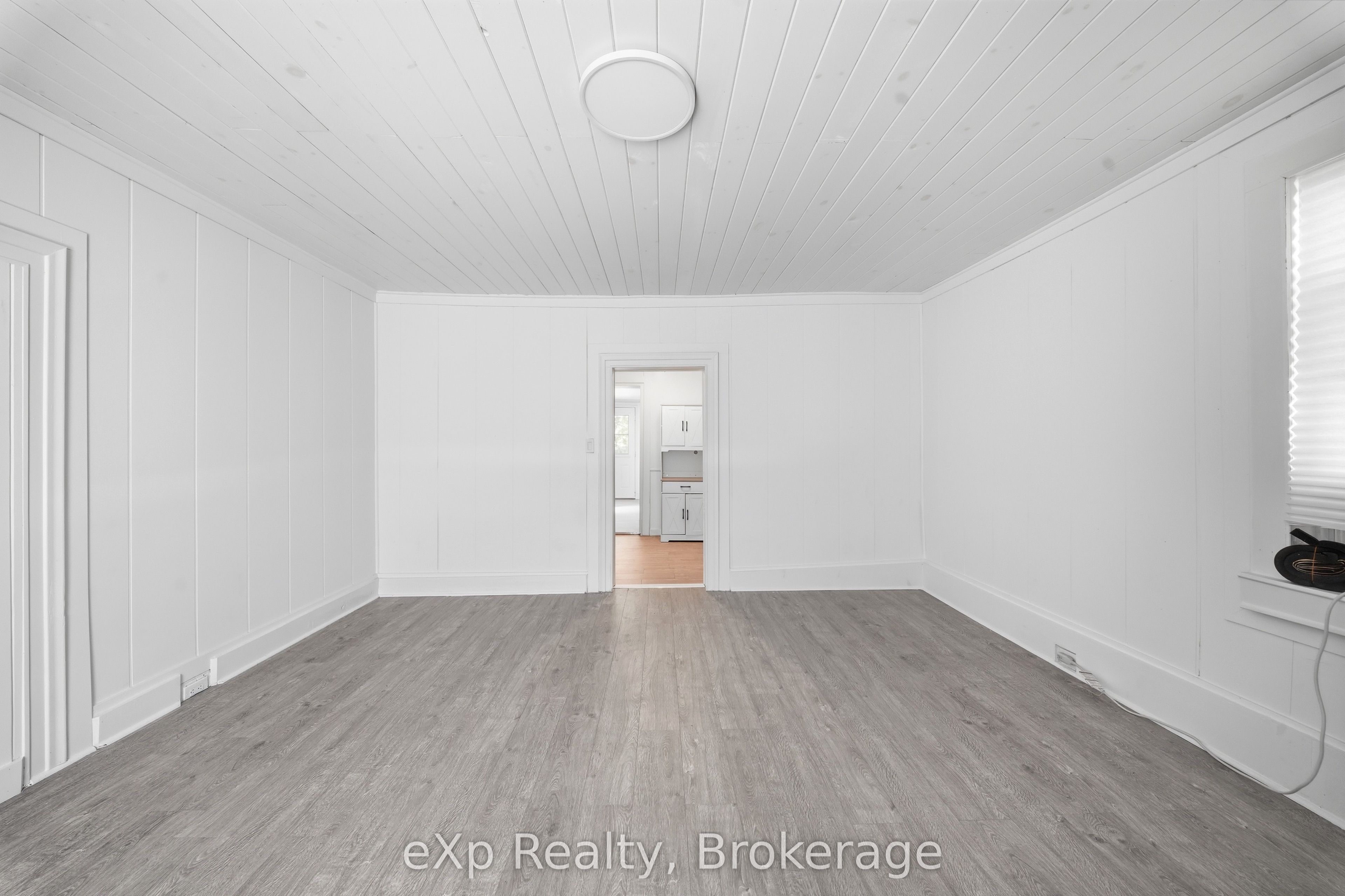 188 Dundas Street W Property Photo 25