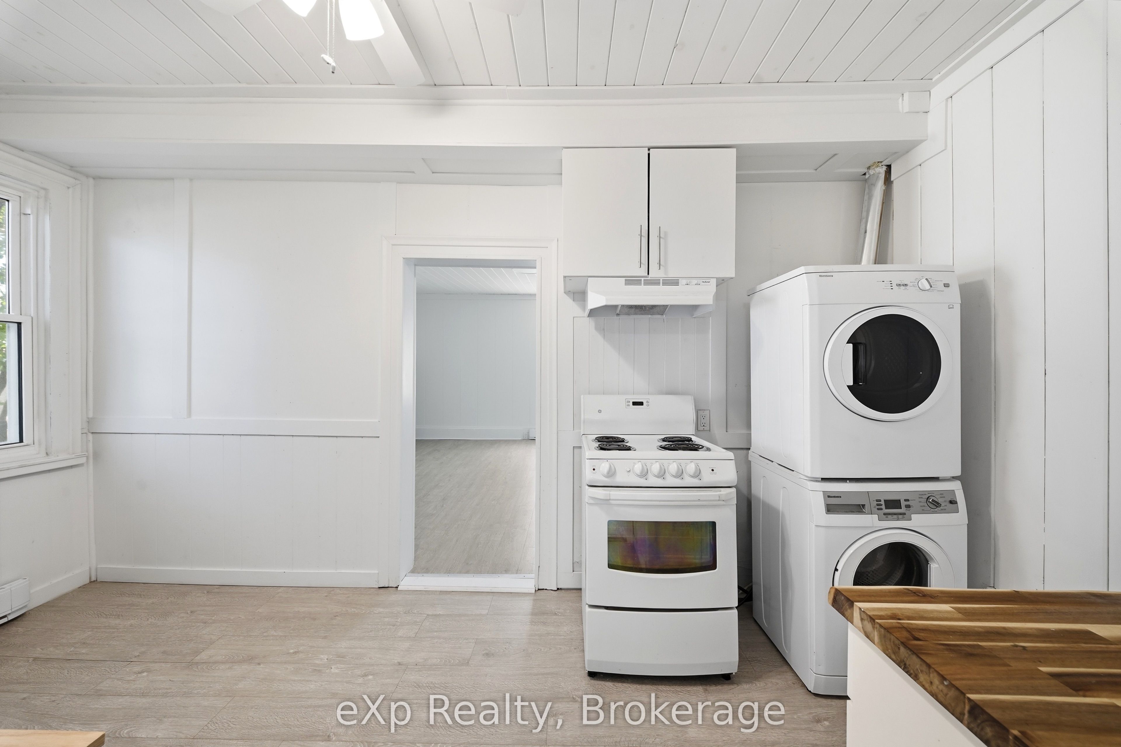 188 Dundas Street W Property Photo 26
