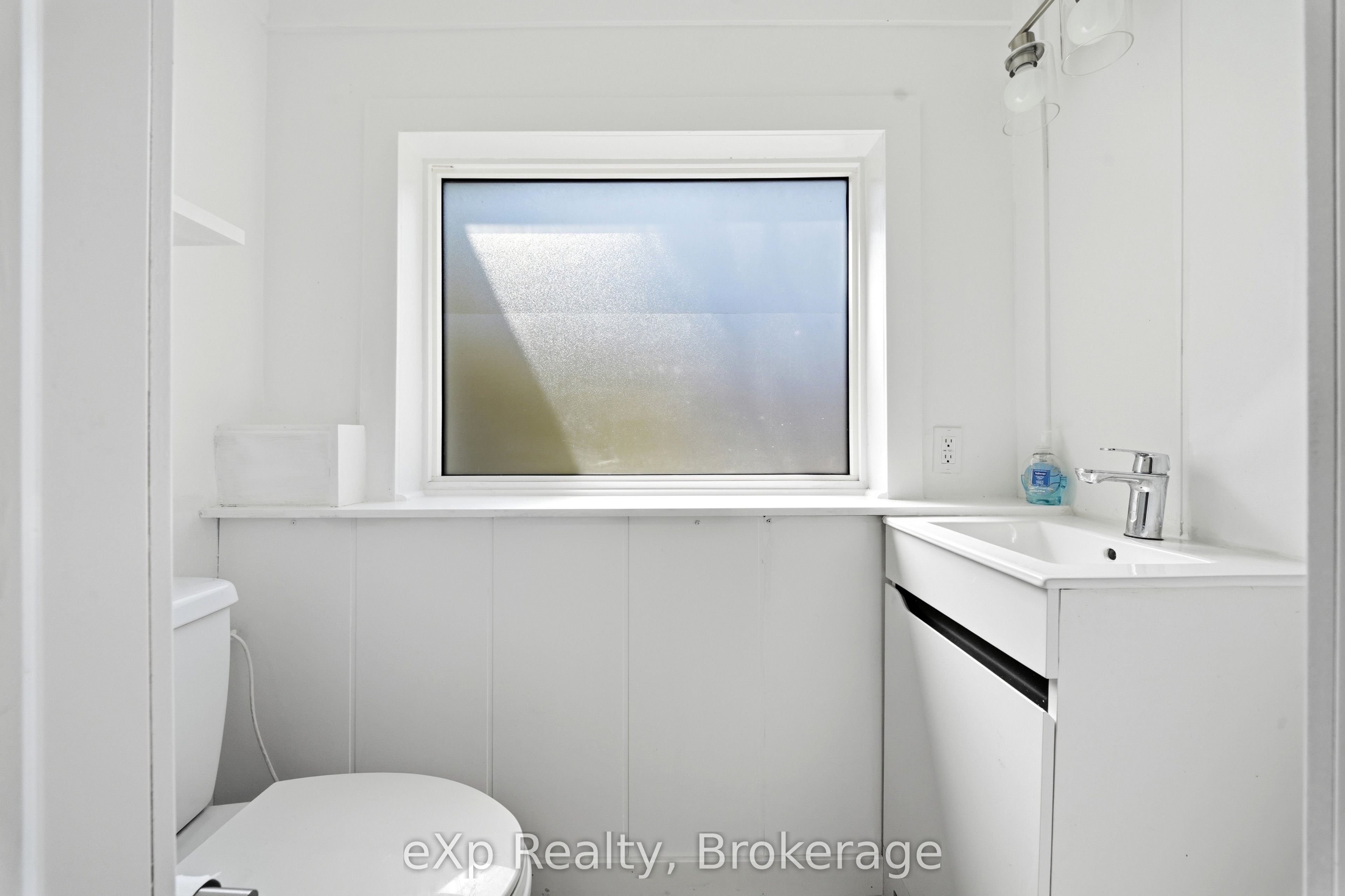 188 Dundas Street W Property Photo 30