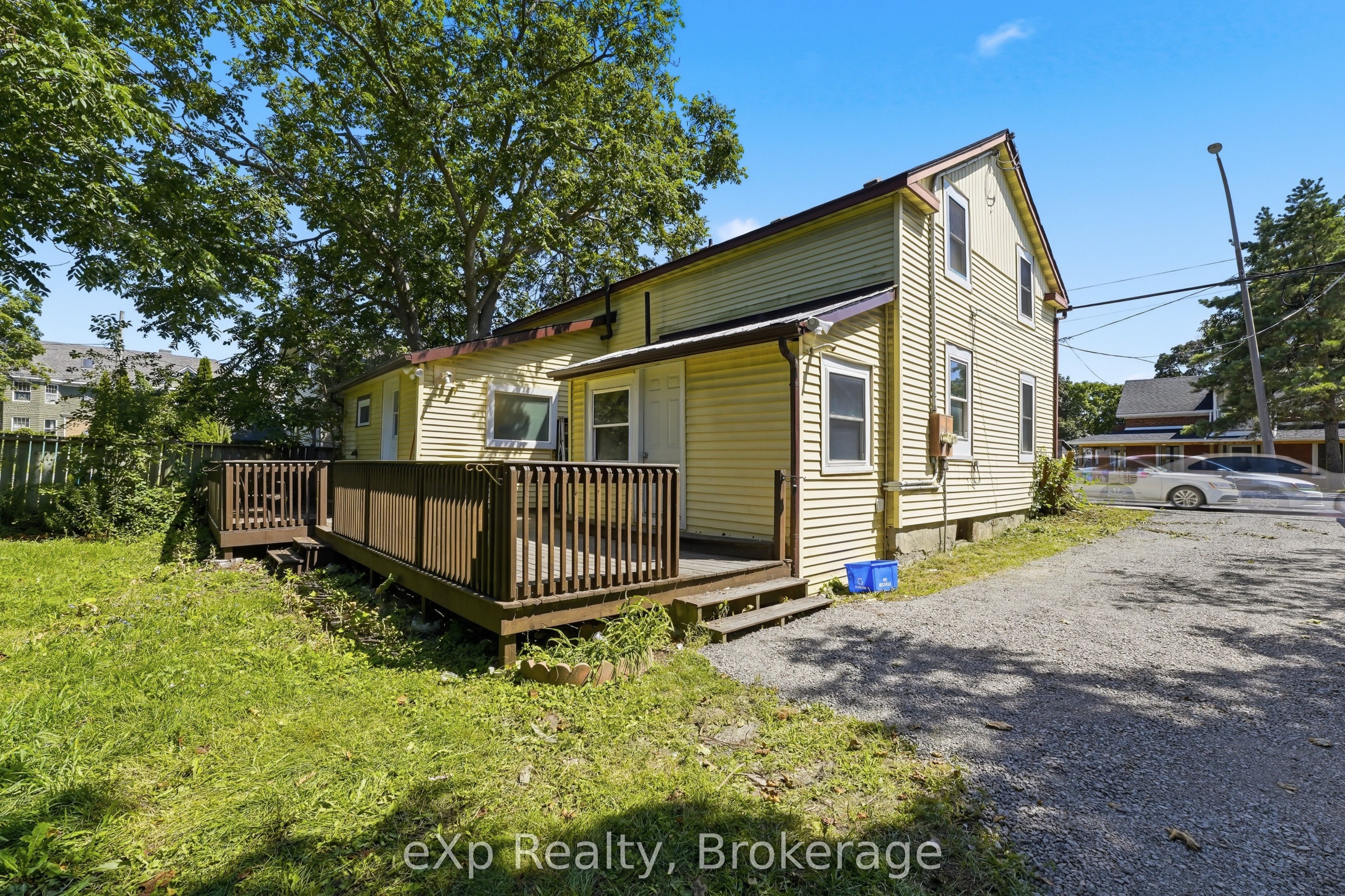 188 Dundas Street W Property Photo 32