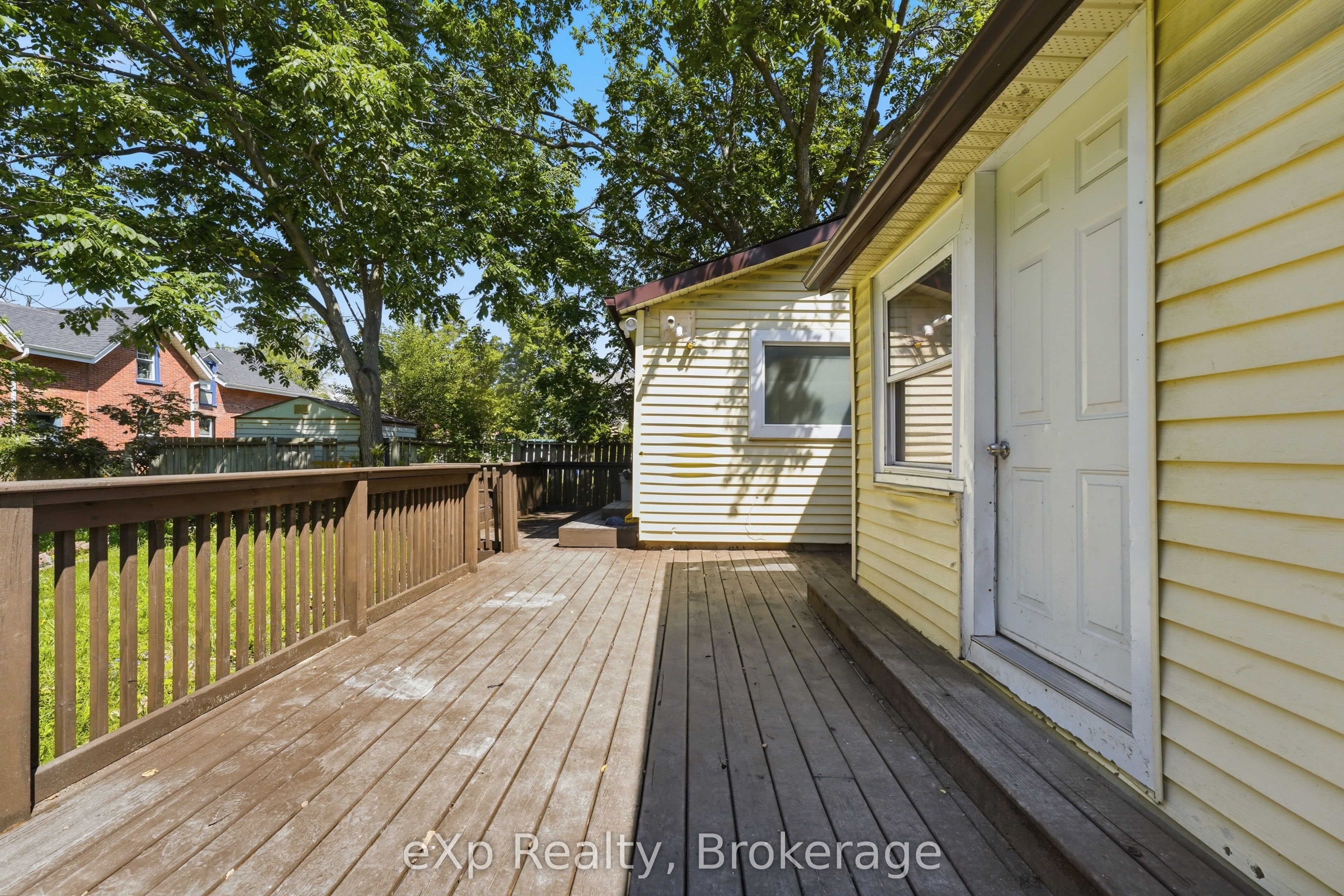 188 Dundas Street W Property Photo 33
