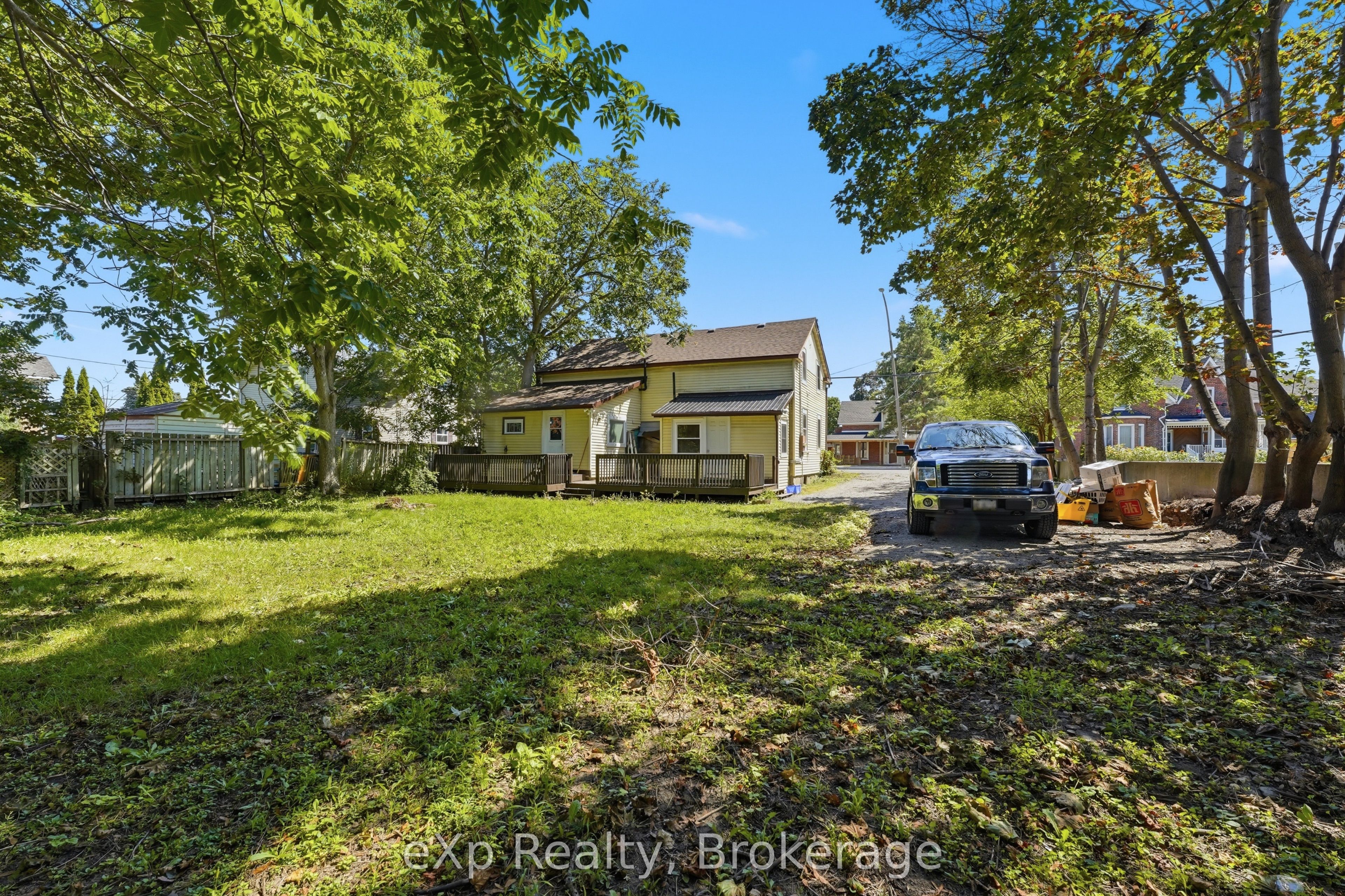 188 Dundas Street W Property Photo 35