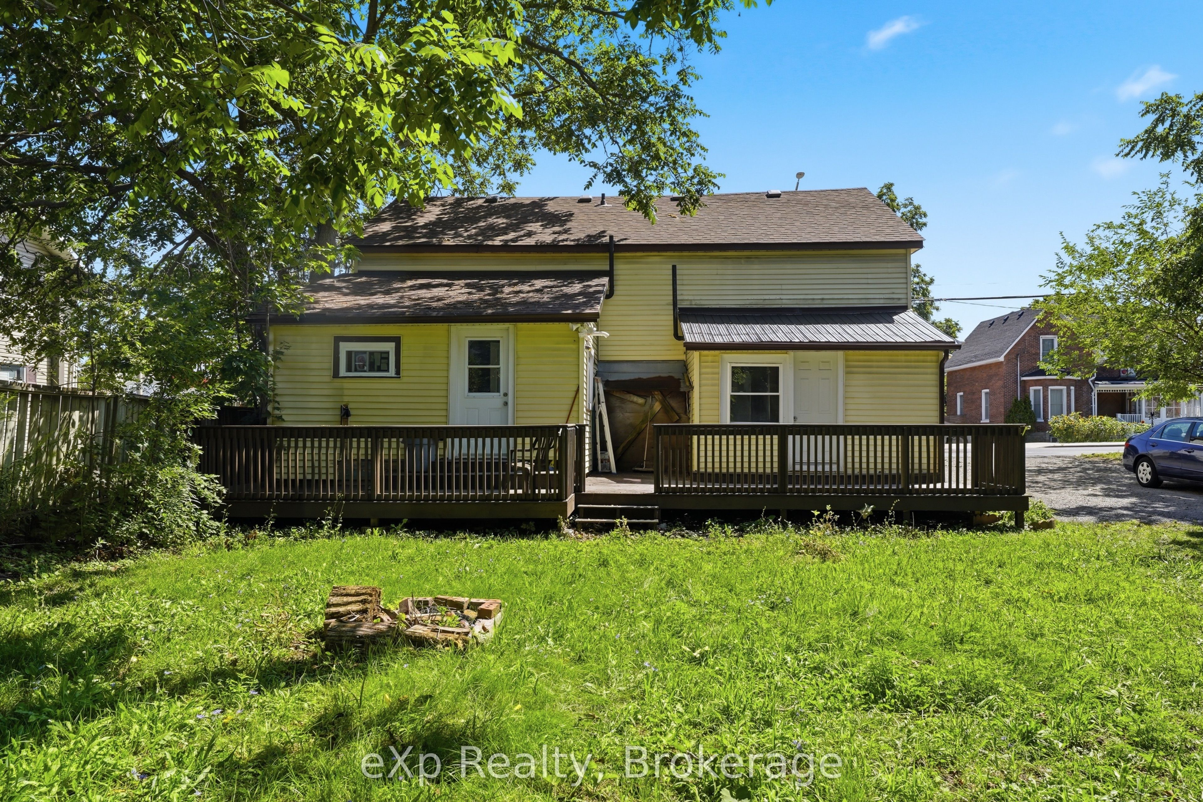188 Dundas Street W Property Photo 36