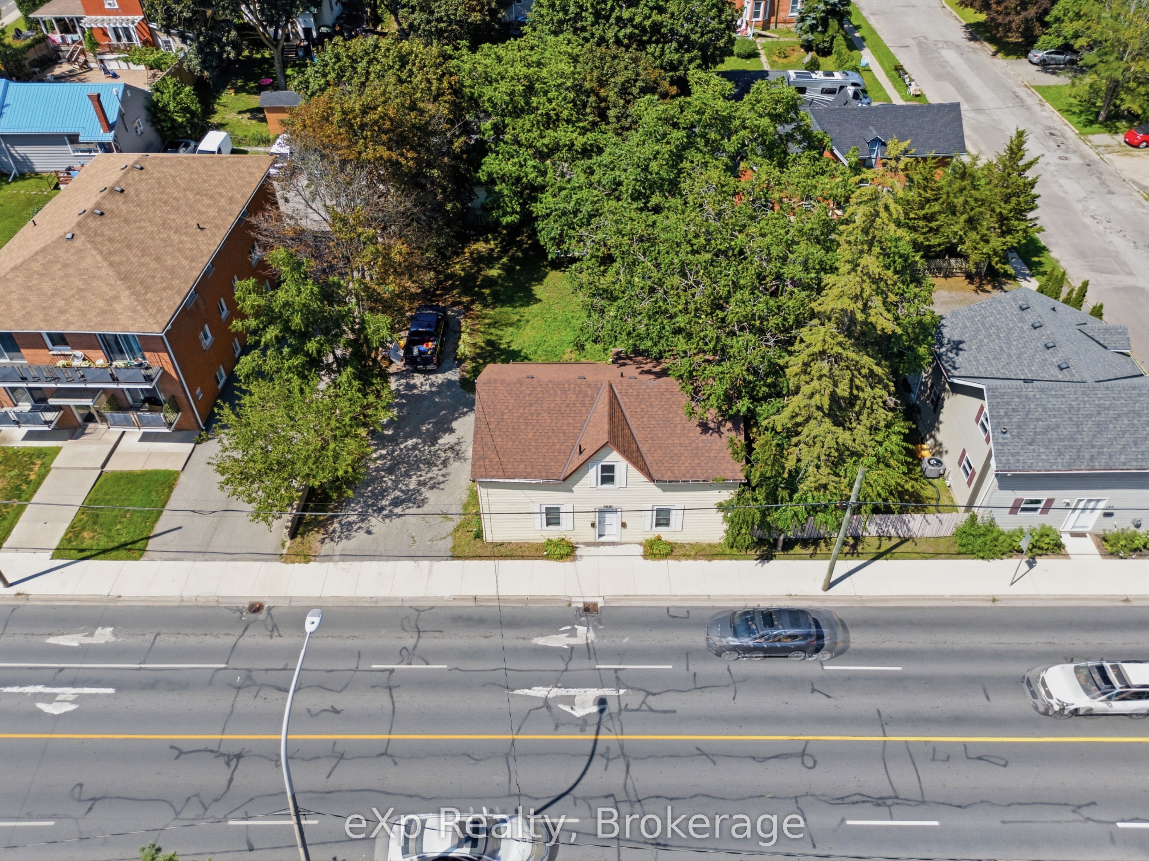 188 Dundas Street W Property Photo 40