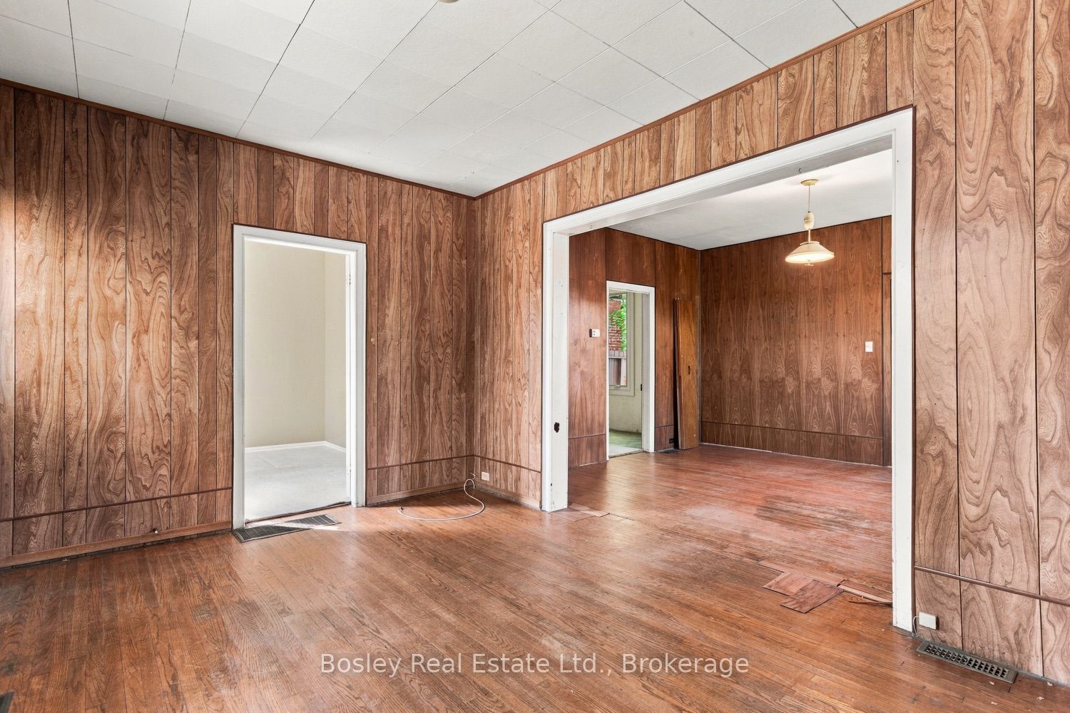 361 Bond Street Property Photo 9