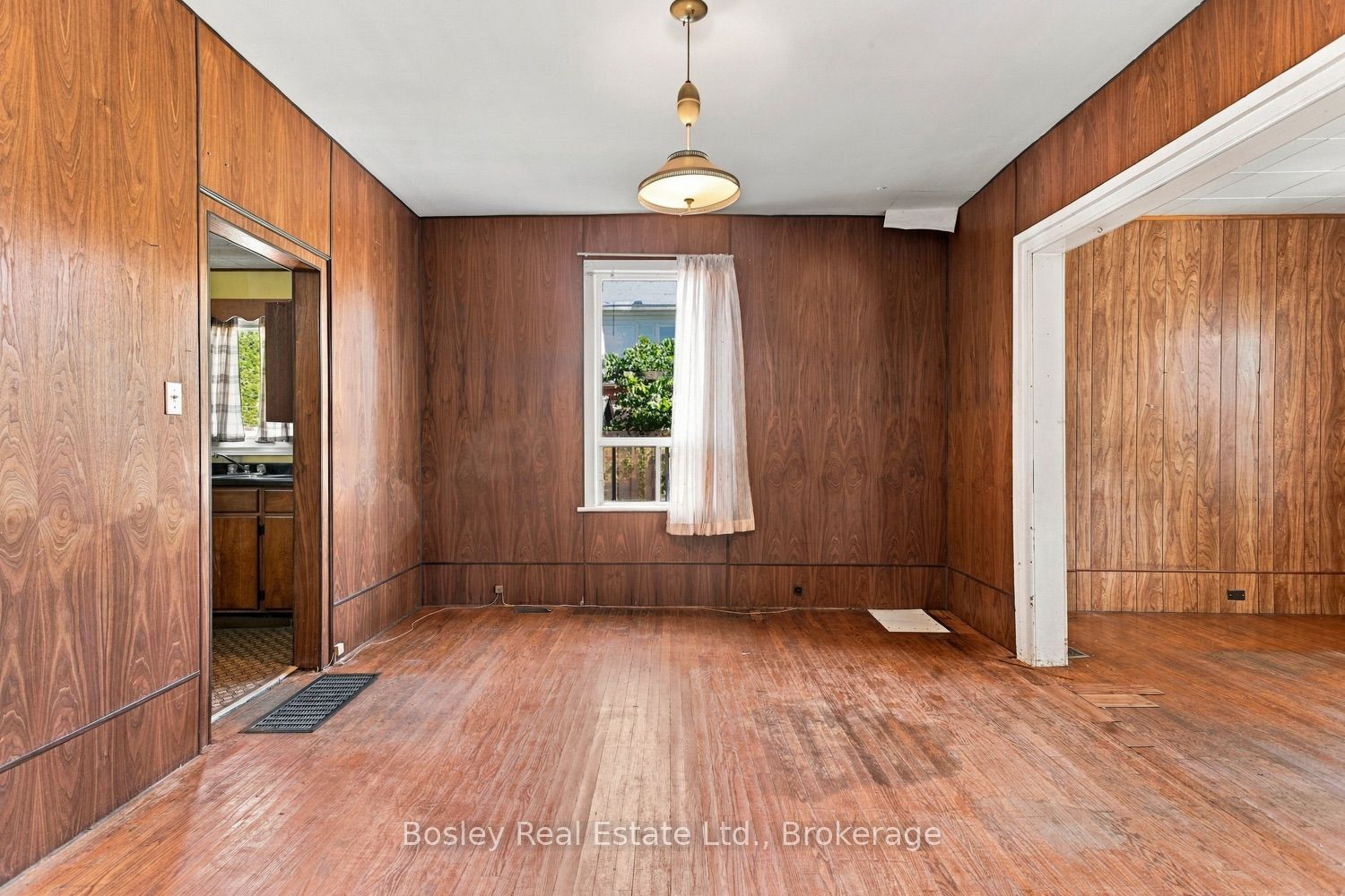 361 Bond Street Property Photo 14