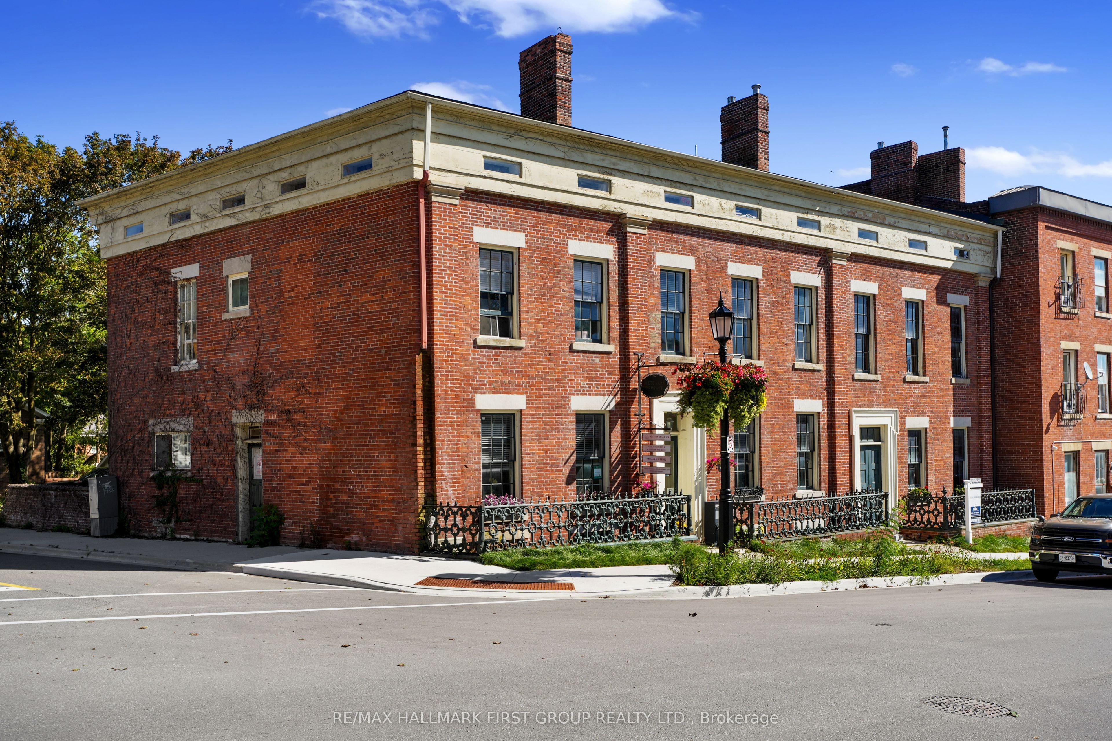 134-136 Walton Street Property Photo 1