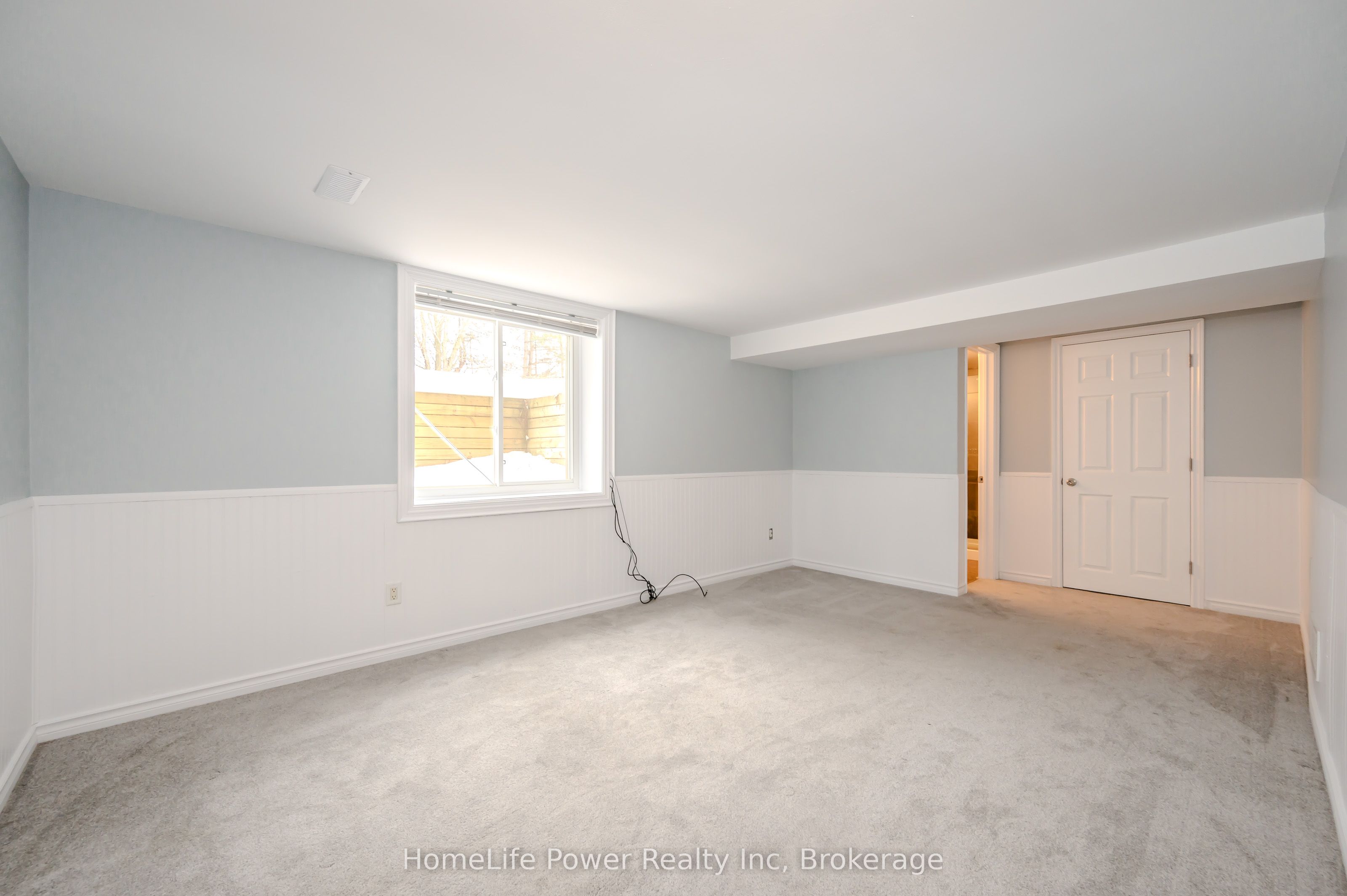 4290 Victoria Road S Property Photo 27