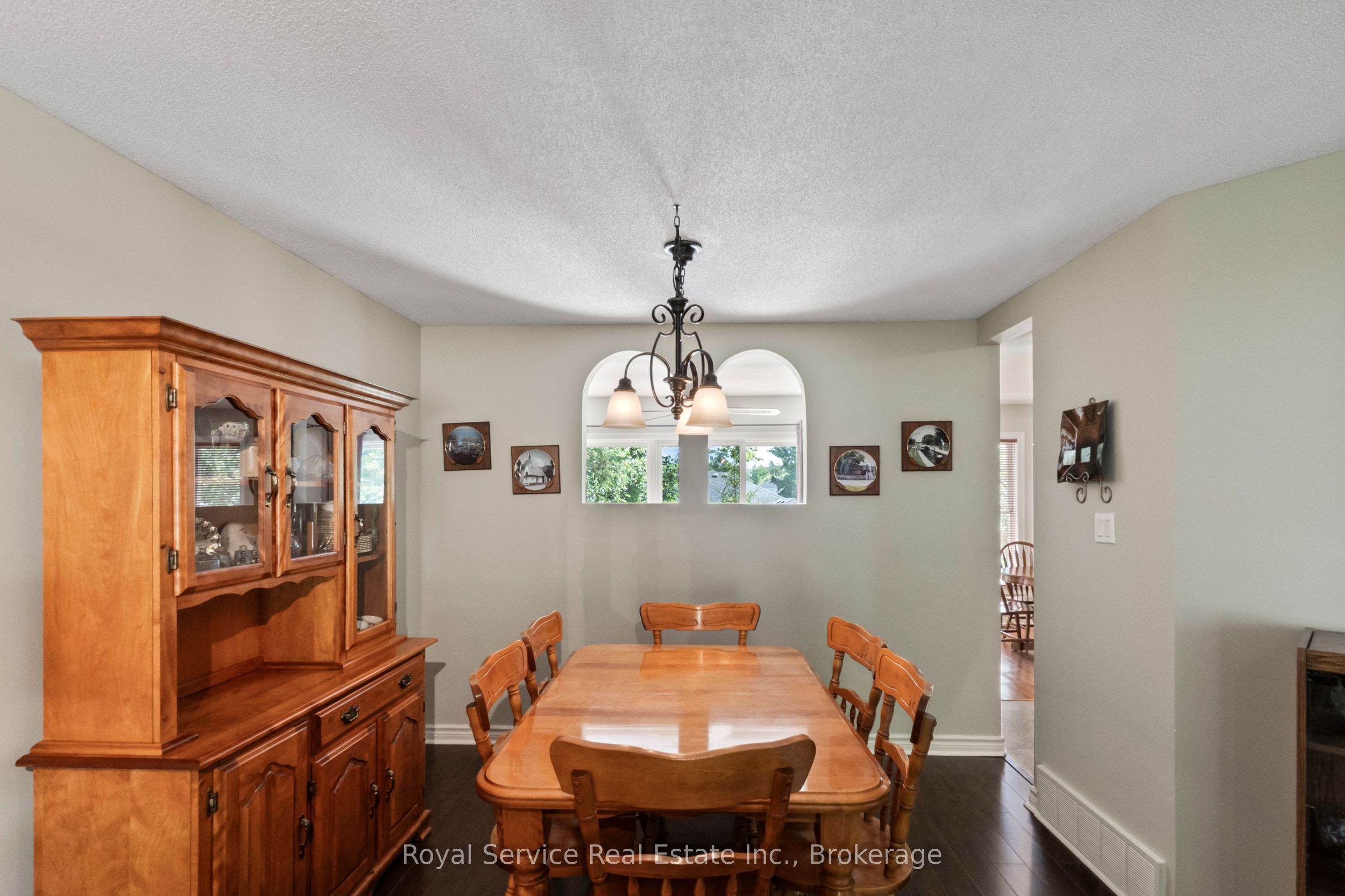 33 Russell Hill Road Property Photo 8