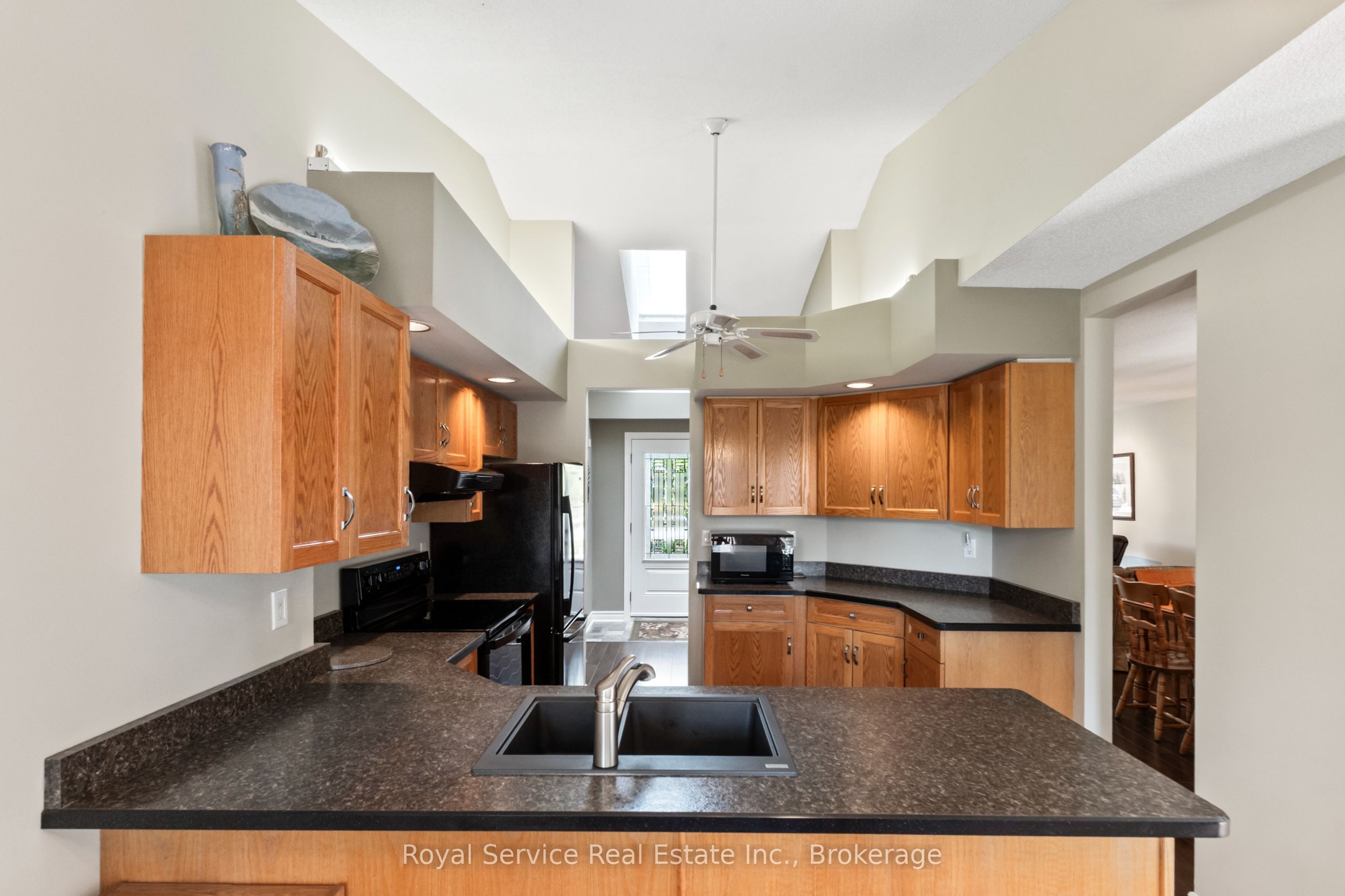 33 Russell Hill Road Property Photo 11