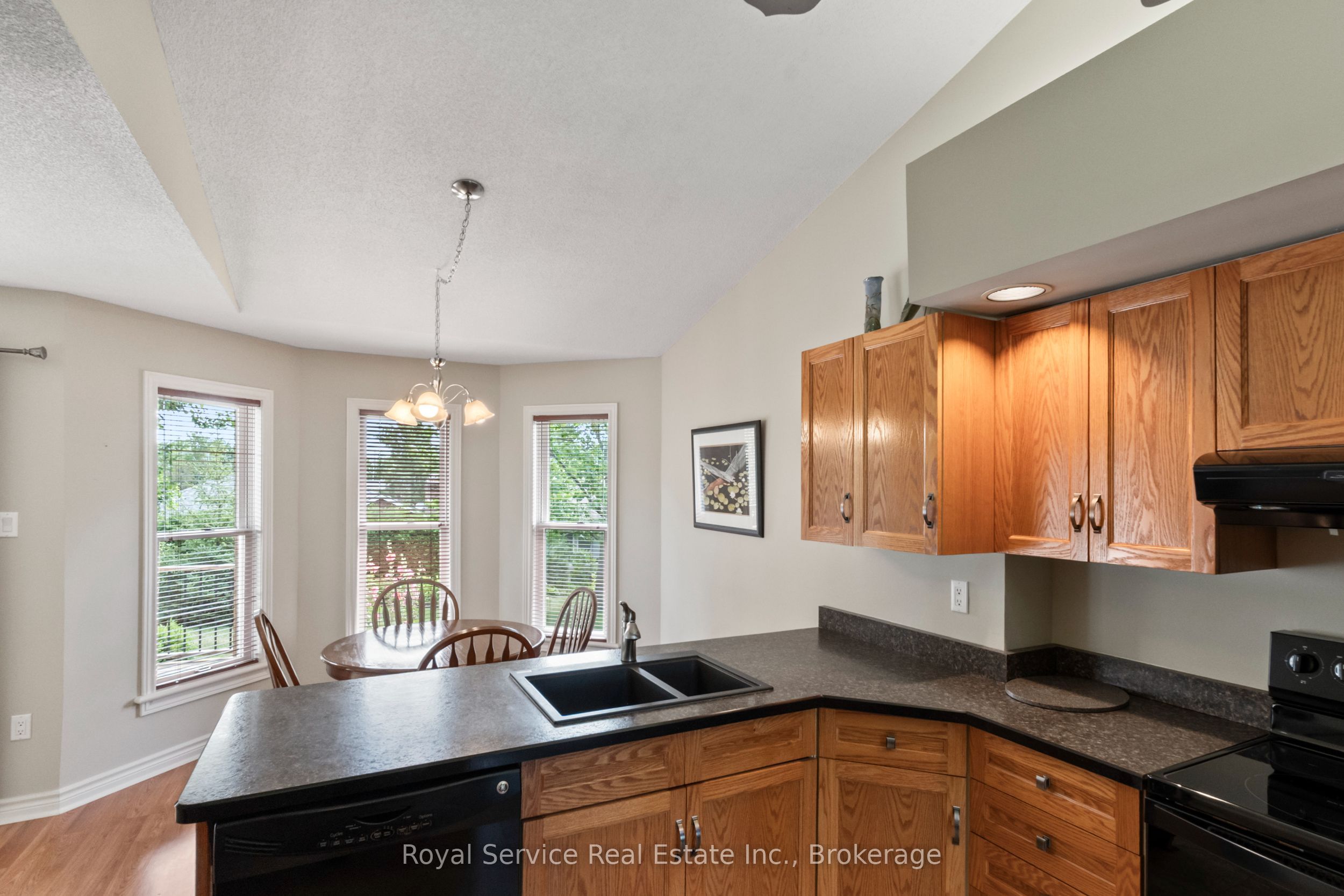 33 Russell Hill Road Property Photo 14